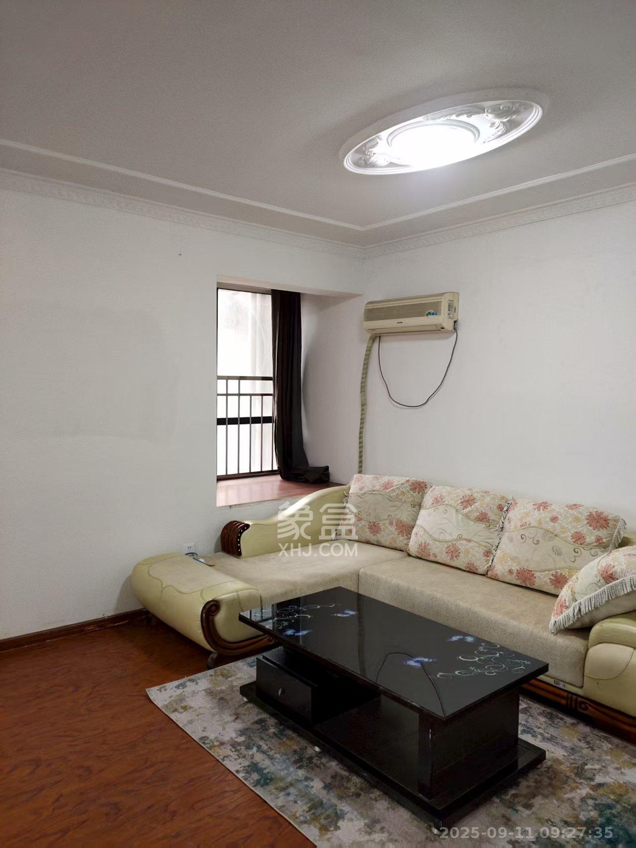 百纳广场(百纳公寓) 2室2厅1卫 2500.0元/月 百纳广场(百纳公寓) 2室2厅1卫 2500.0元/月室内图