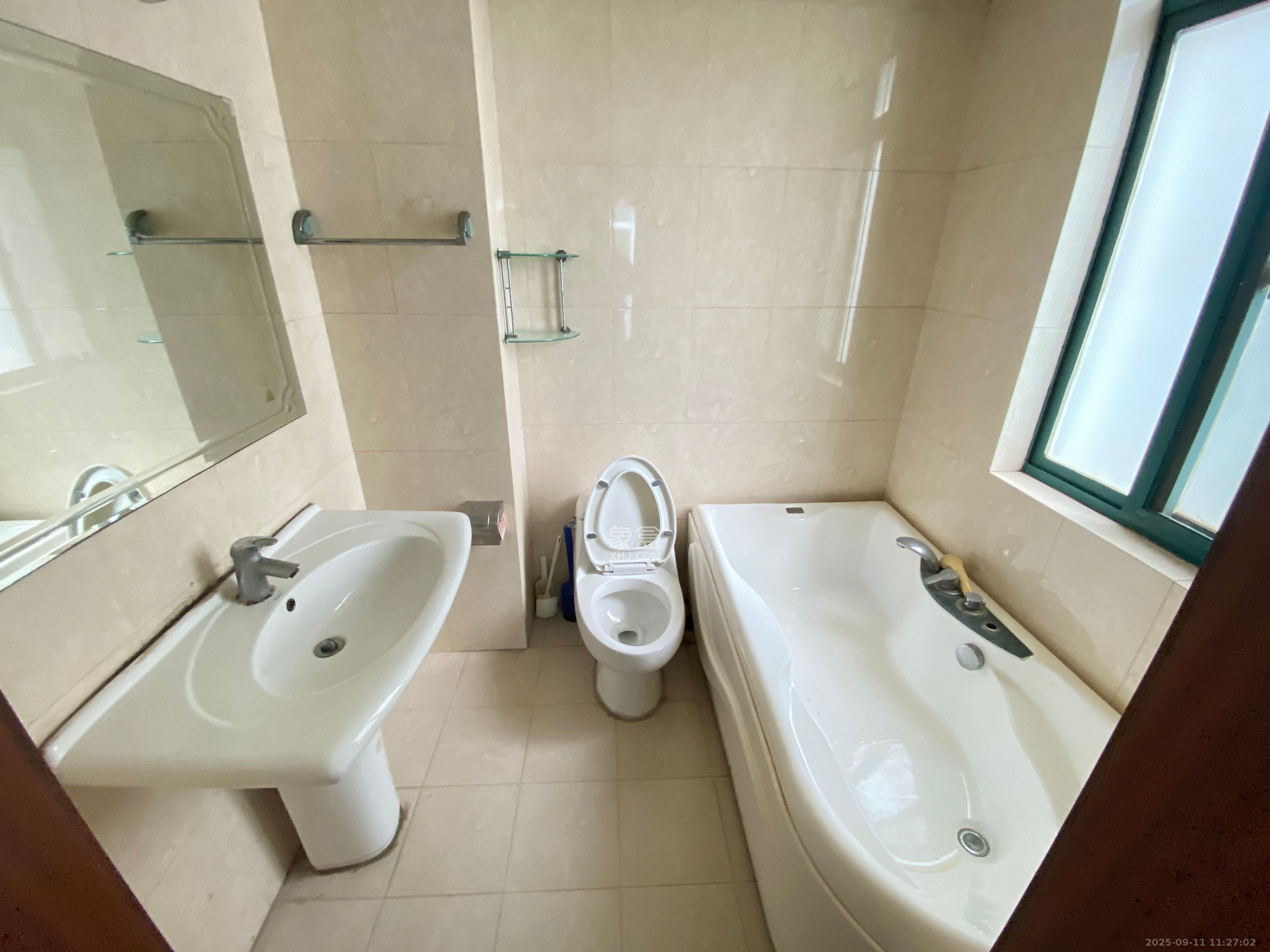 华盛家园  3室2厅2卫    2200.0元/月 华盛家园  3室2厅2卫    2200.0元/月室内图