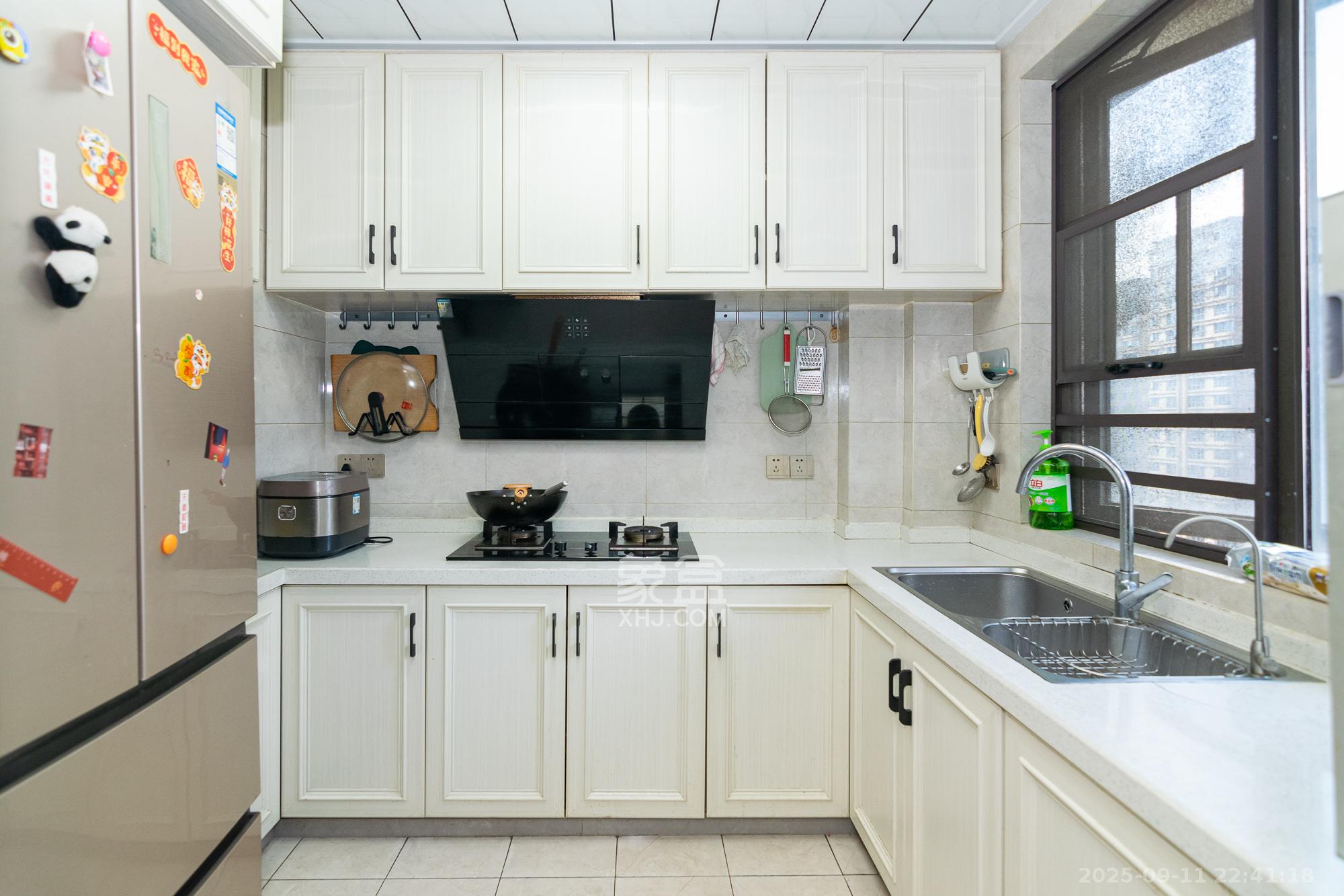 润和美郡（润和紫郡五期）  5室2厅2卫    129.8万厨房