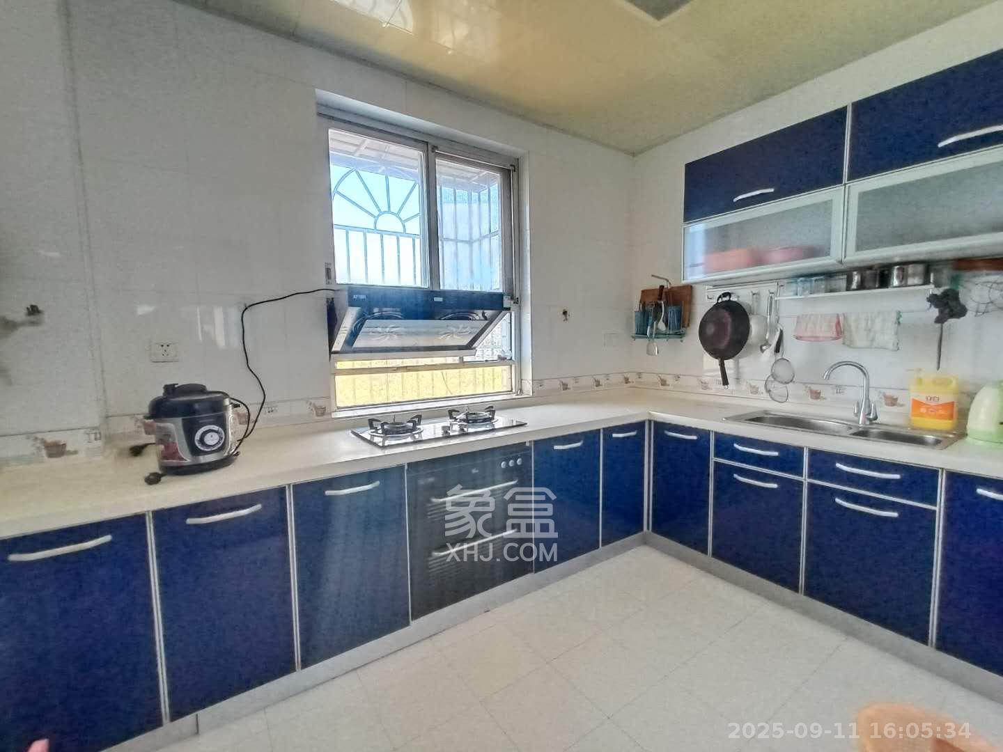 长沙金丰小区 4室2厅2卫 2200.0元/月 长沙金丰小区 4室2厅2卫 2200.0元/月室内图