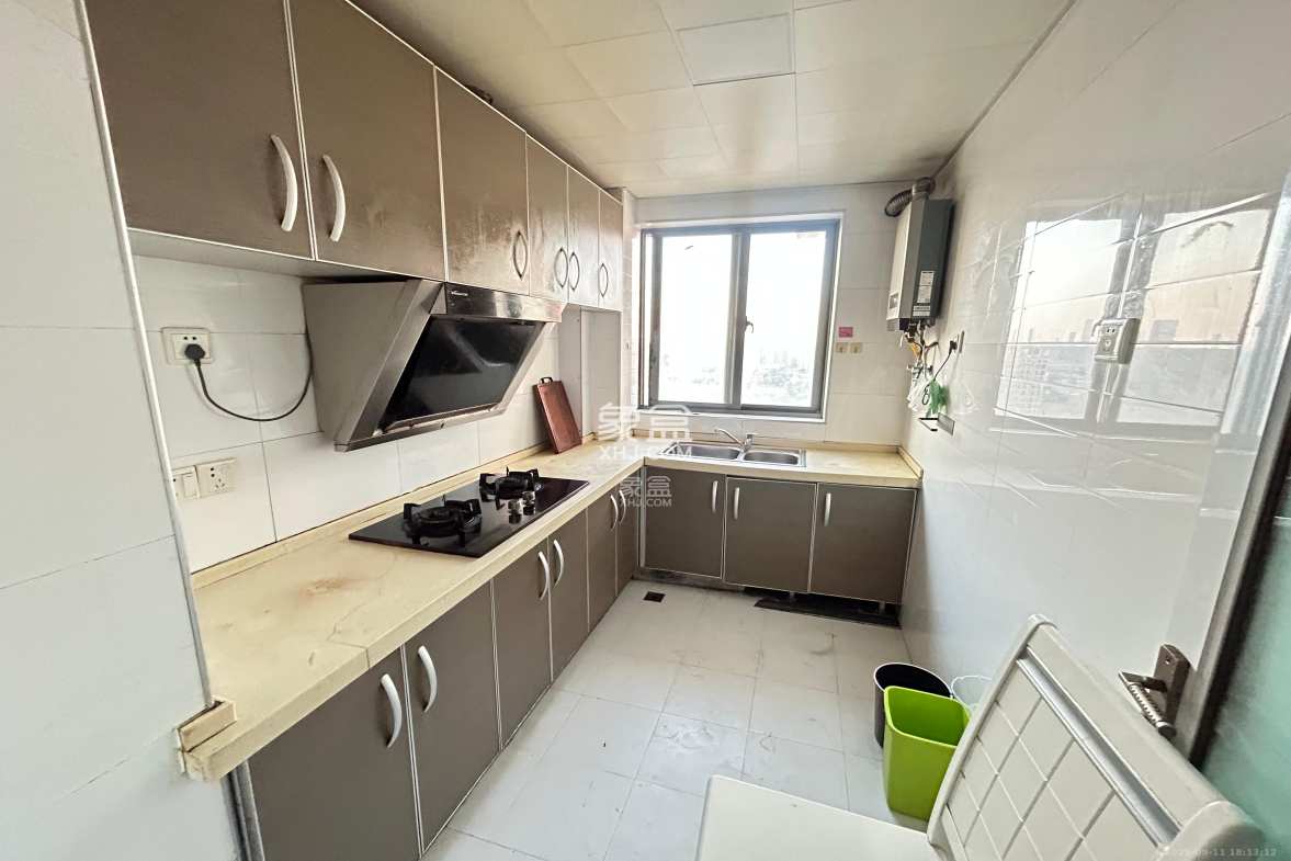 上海城小区 3室2厅1卫 2500.0元/月 上海城小区 3室2厅1卫 2500.0元/月室内图