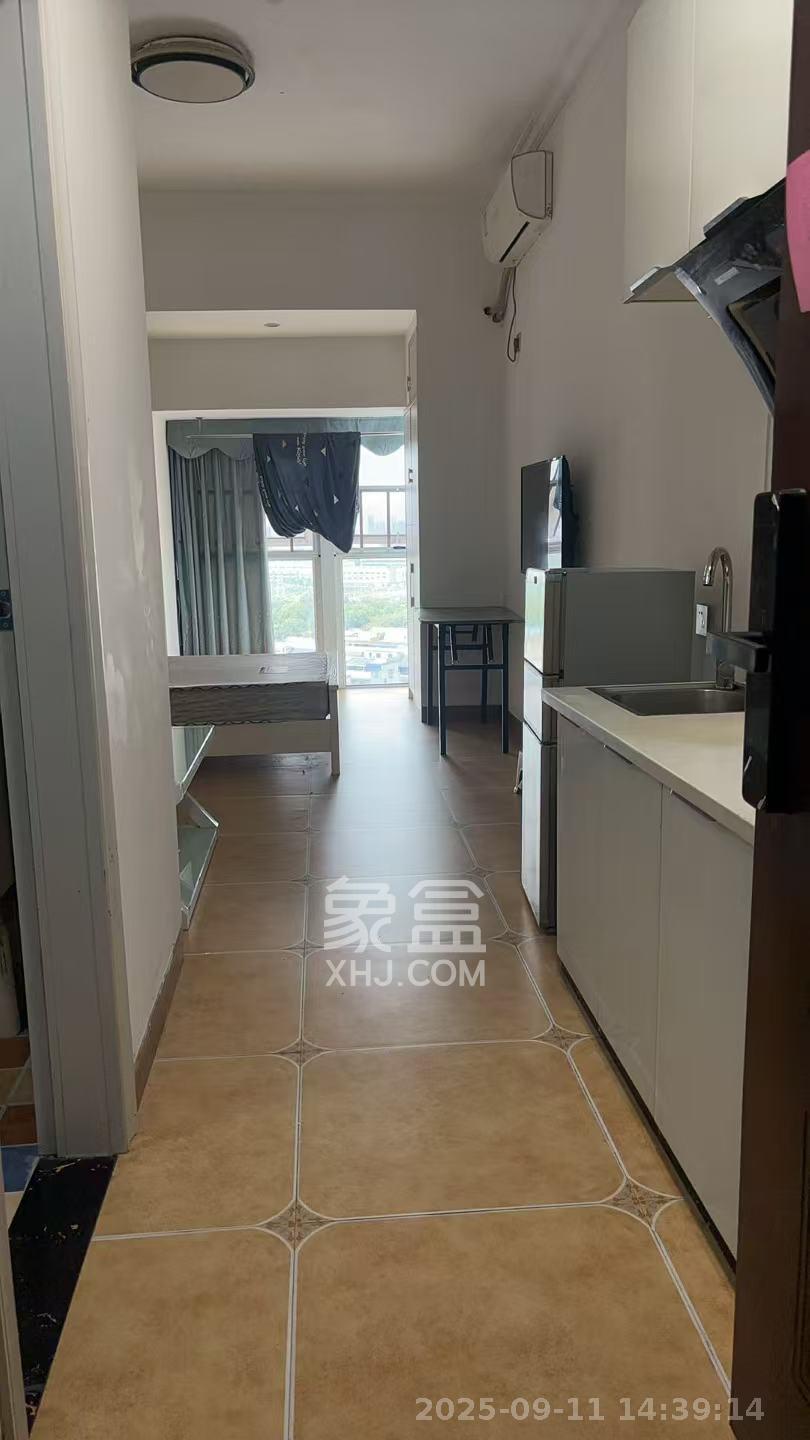 波隆城市花园  1室1厅1卫    1000.0元/月室内图