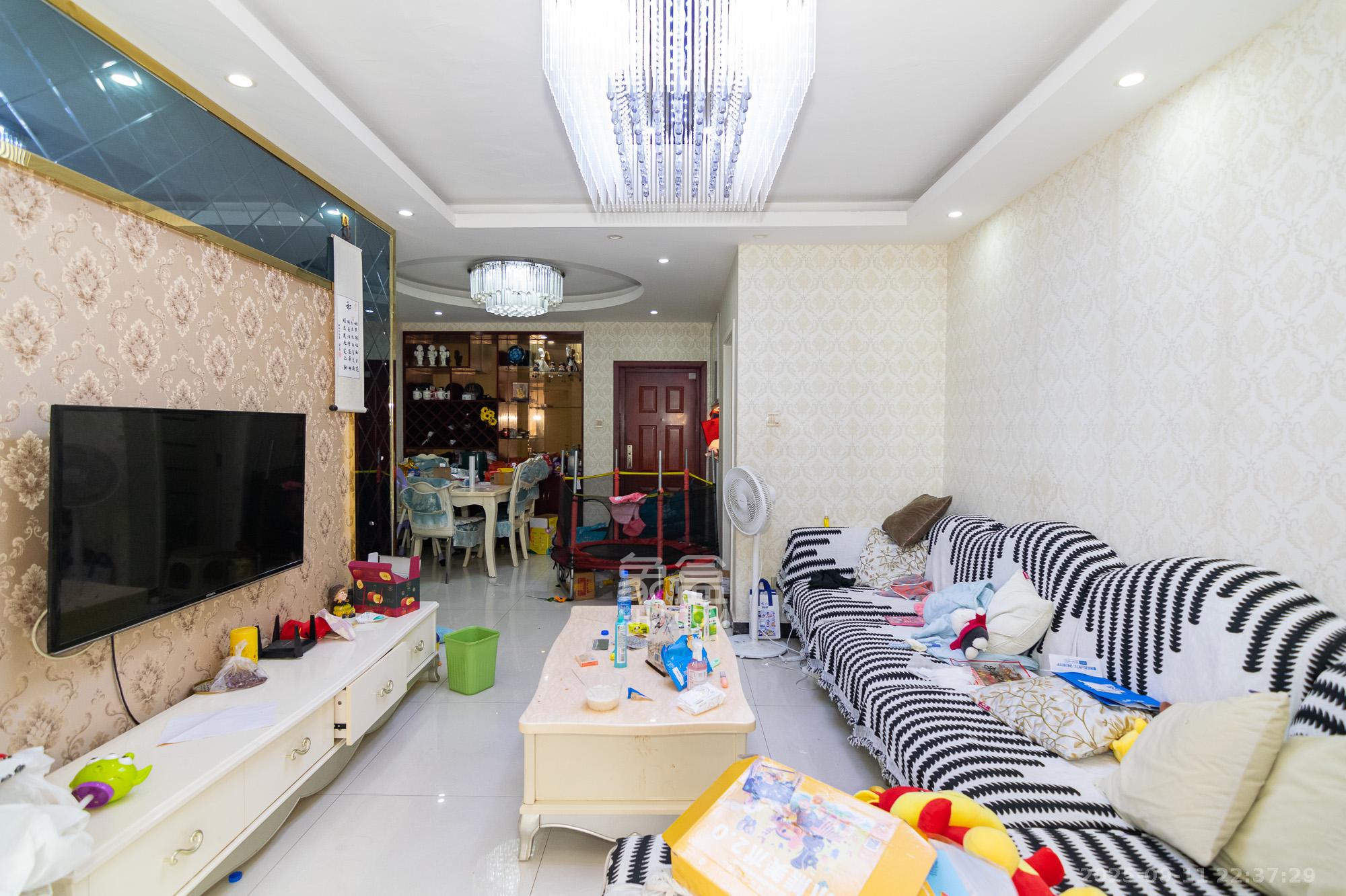 新城国际花都  2室2厅1卫    46.0万客厅