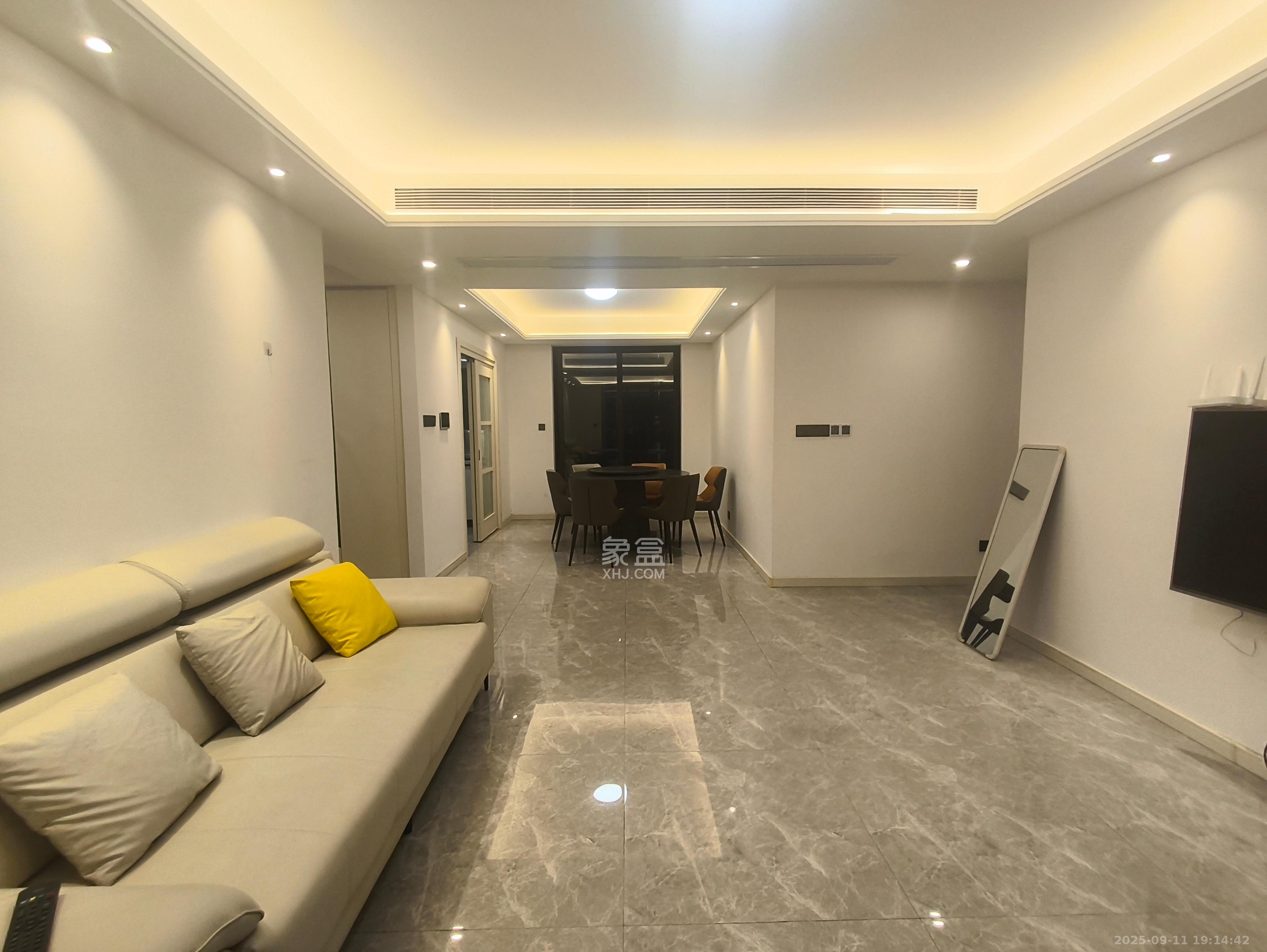 万科金色梦想C区  4室2厅2卫    4000.0元/月 万科金色梦想C区  4室2厅2卫    4000.0元/月室内图