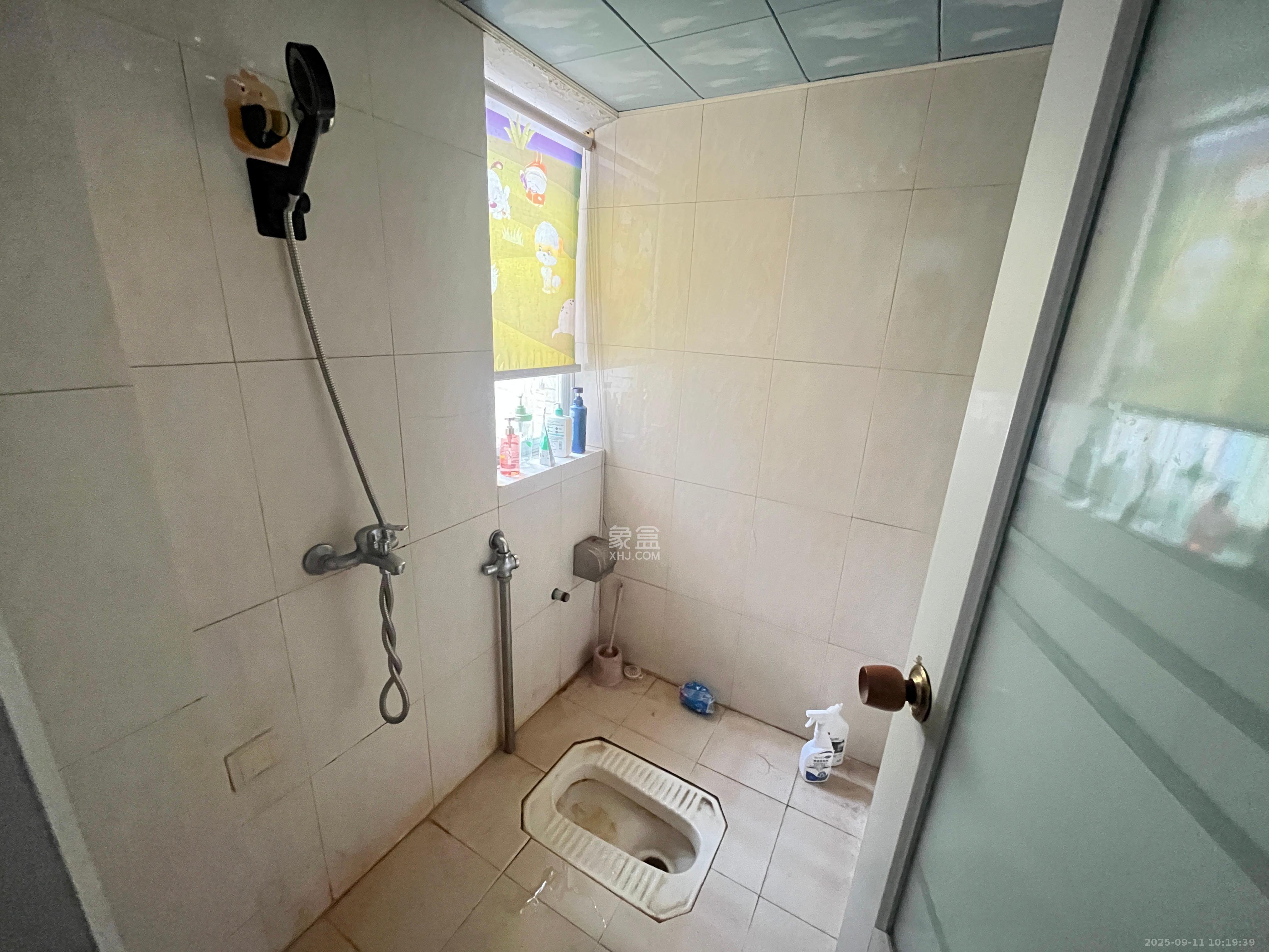 咸嘉新村西子园 3室2厅2卫 2500.0元/月 咸嘉新村西子园 3室2厅2卫 2500.0元/月室内图