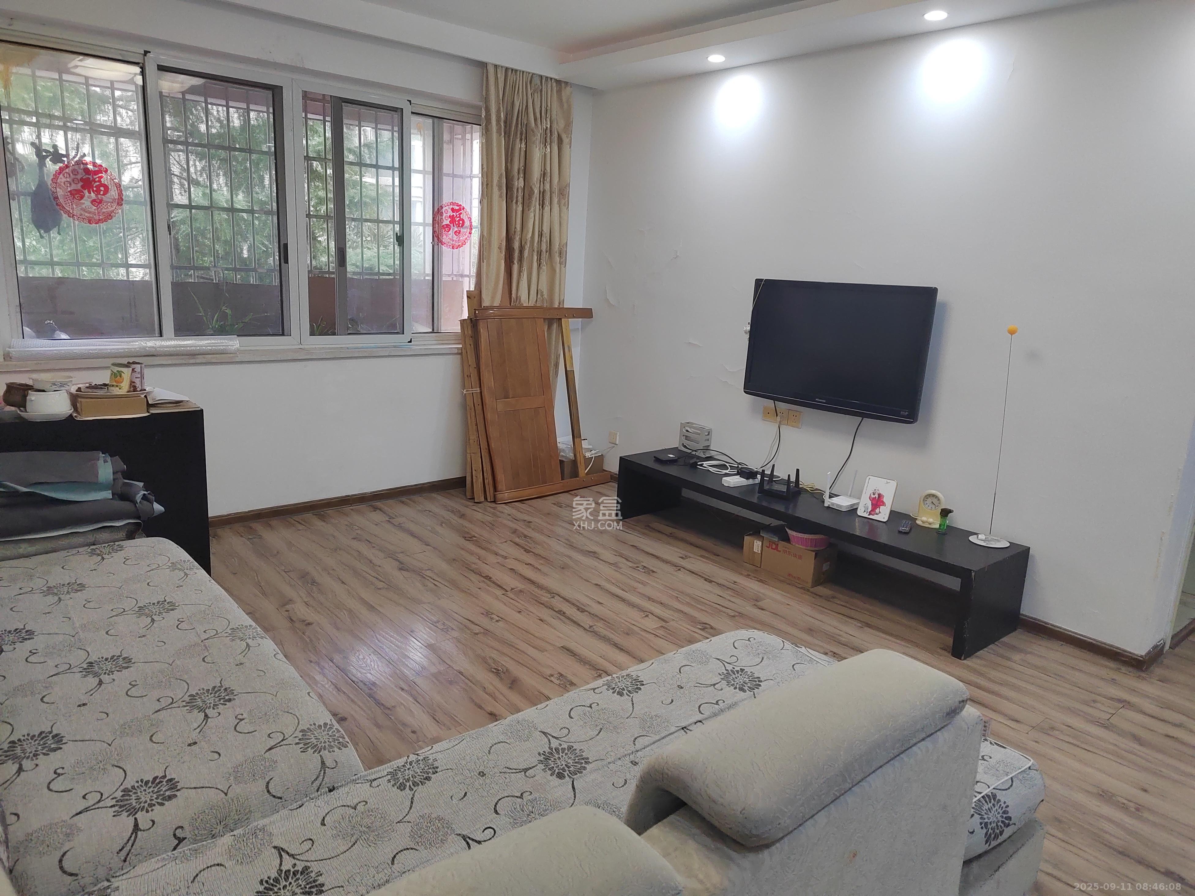 华银南苑 3室1厅2卫 2200.0元/月 华银南苑 3室1厅2卫 2200.0元/月室内图