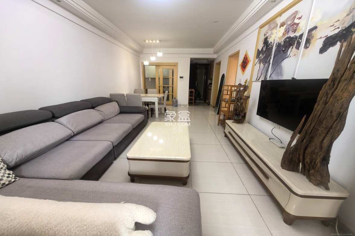 中海国际四期  2室2厅1卫    2000.0元/月 中海国际四期  2室2厅1卫    2000.0元/月室内图