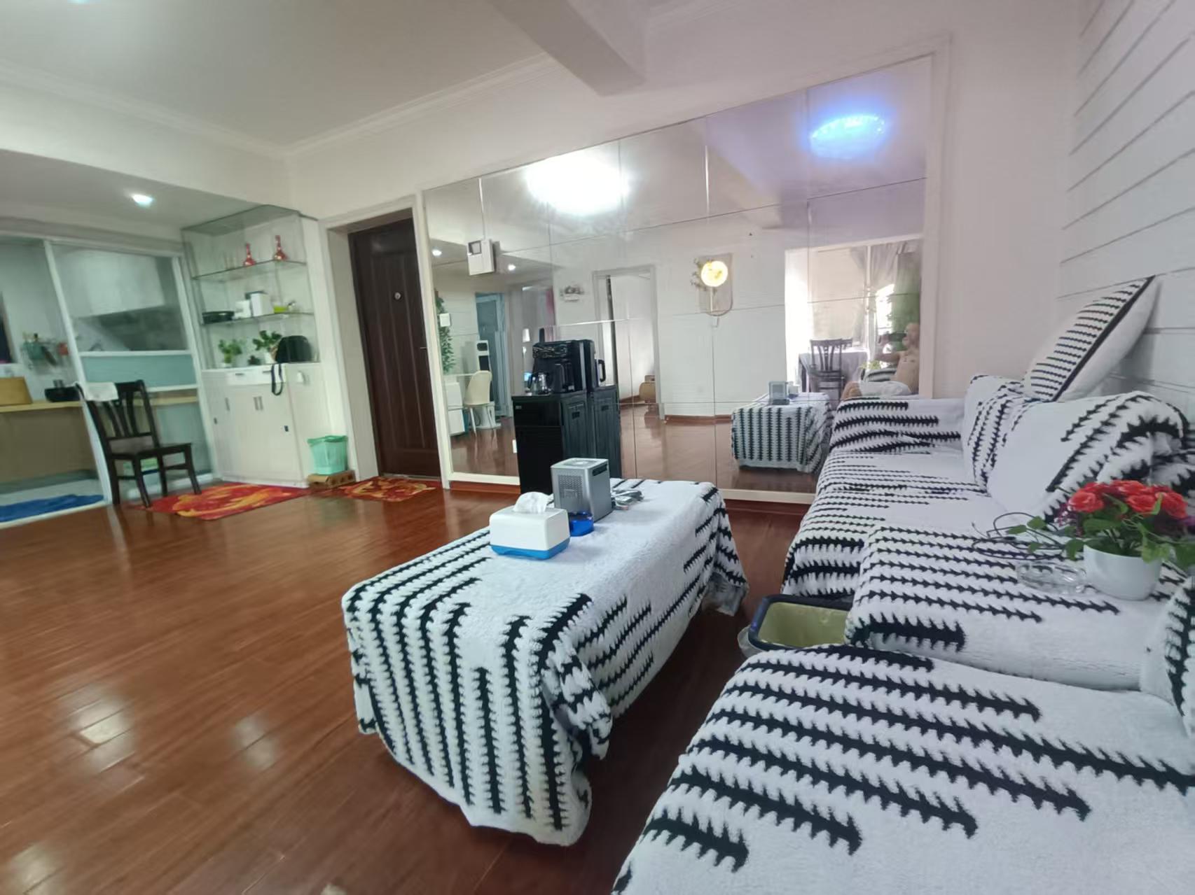 M国际 1室1厅1卫 1300.0元/月 M国际 1室1厅1卫 1300.0元/月户型图