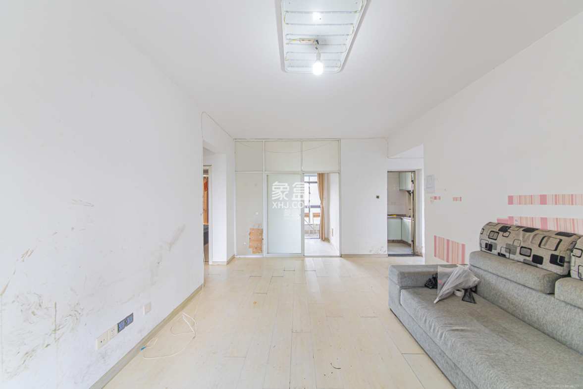 中信城市广场(中信新城一期)  1室2厅1卫    66.0万 中信城市广场(中信新城一期)  1室2厅1卫    66.0万客厅