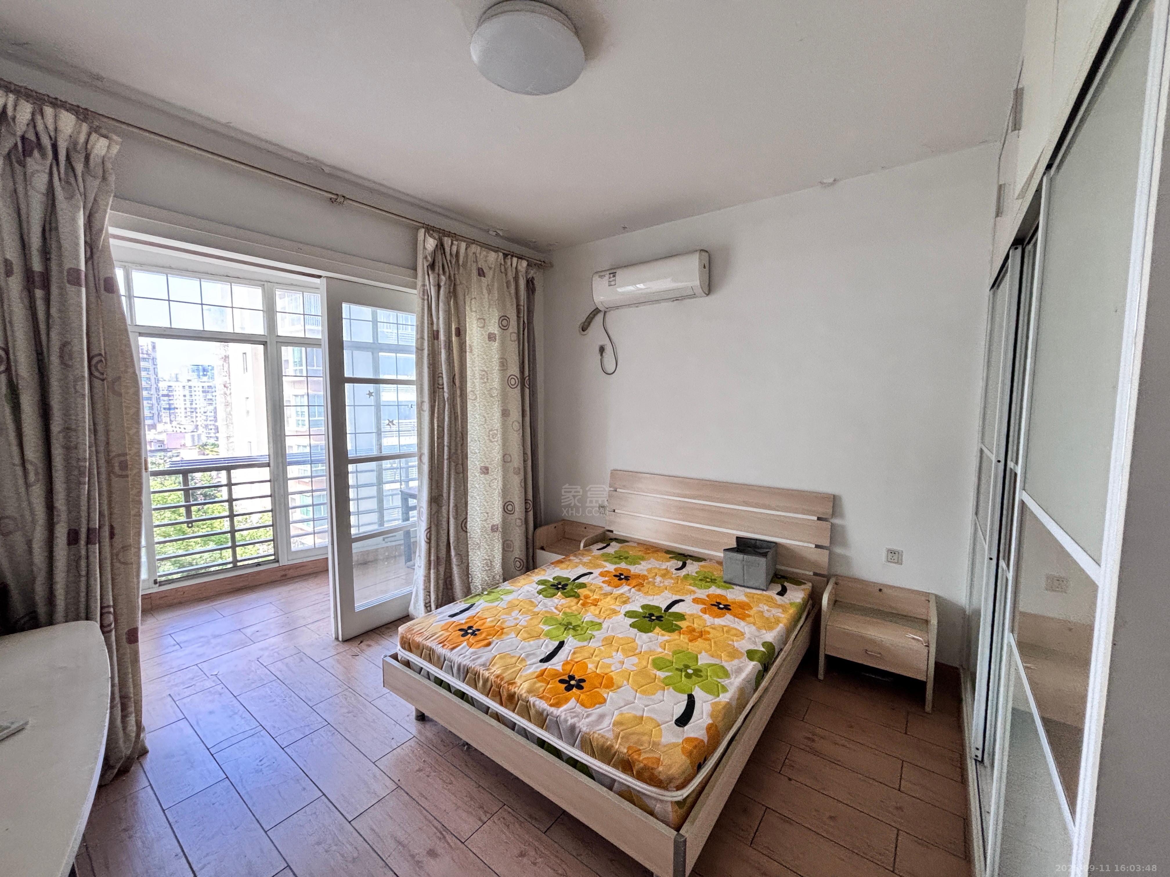 四季花园 3室2厅2卫 2000.0元/月 四季花园 3室2厅2卫 2000.0元/月室内图