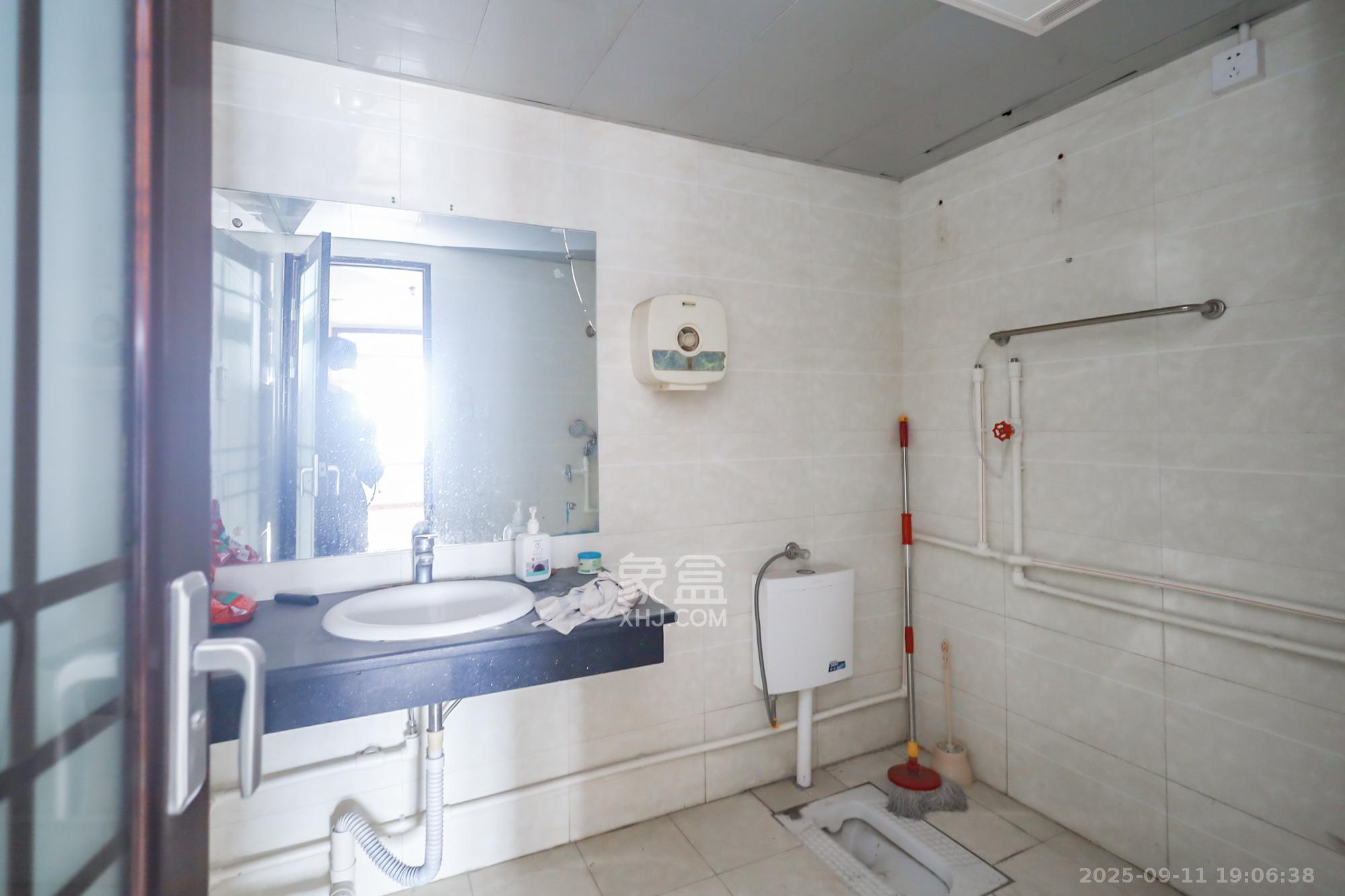 盛大泽西城 1室0厅0卫 25.0万 盛大泽西城 1室0厅0卫 25.0万卫生间