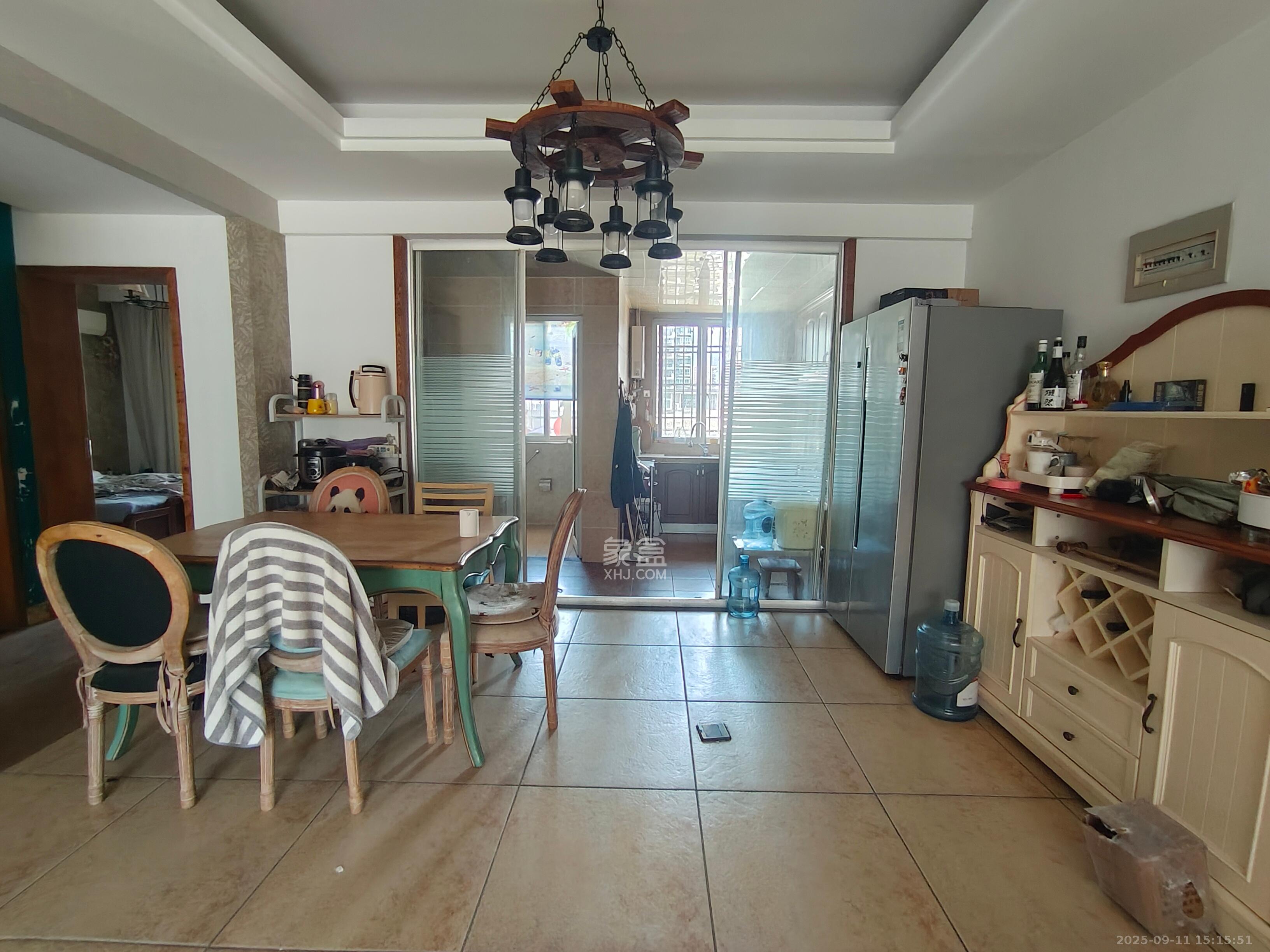 申奥美域  3室2厅2卫    2400.0元/月室内图