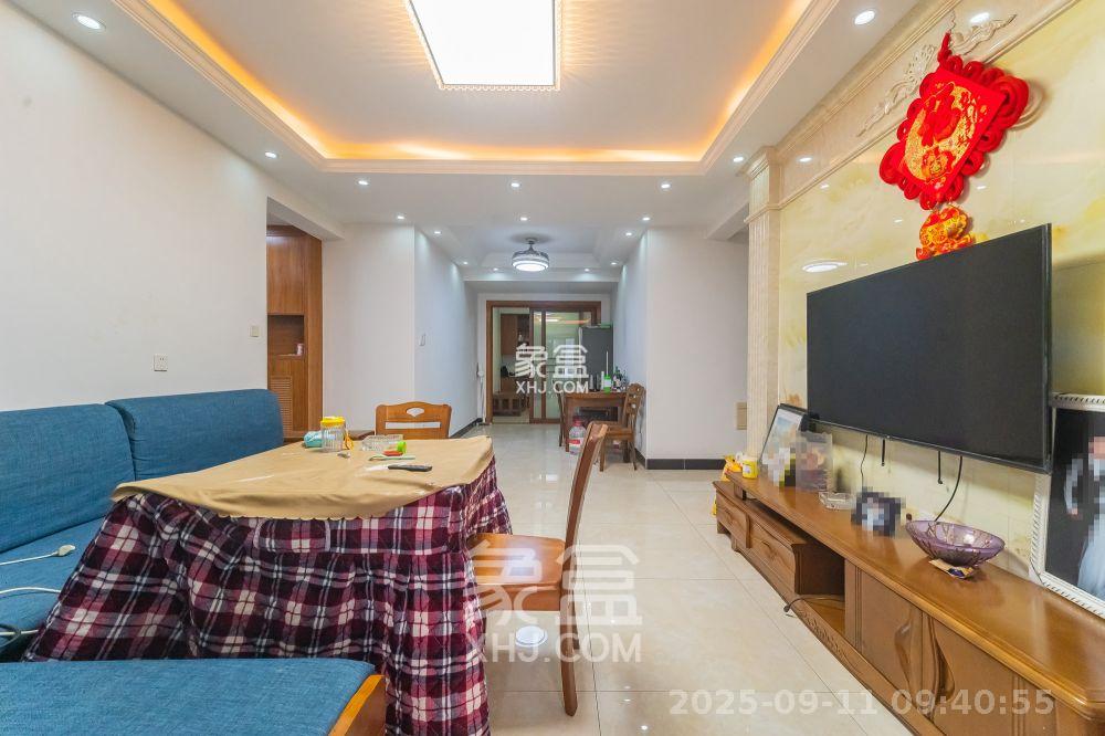 国泰九龙湾  4室2厅2卫    3000.0元/月室内图