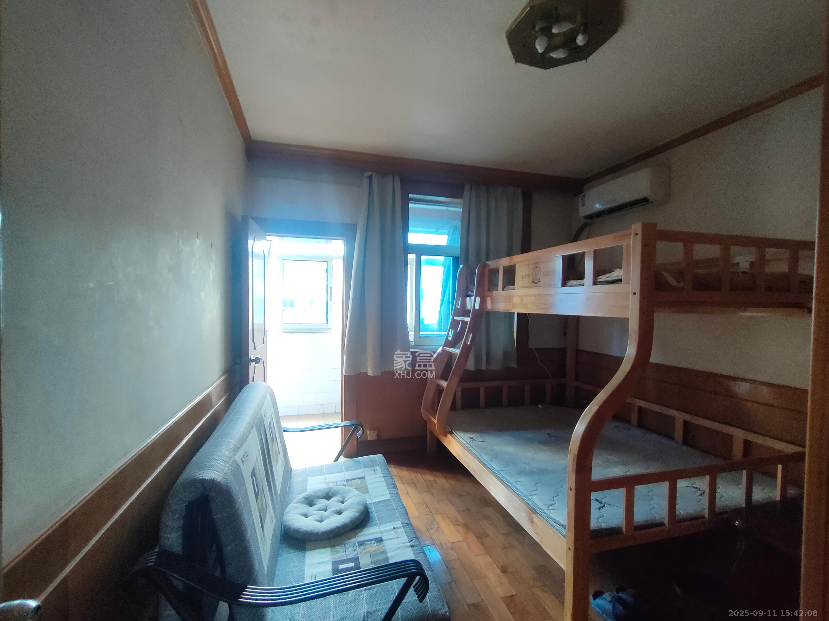 梨子山小区  3室1厅1卫    1700.0元/月室内图