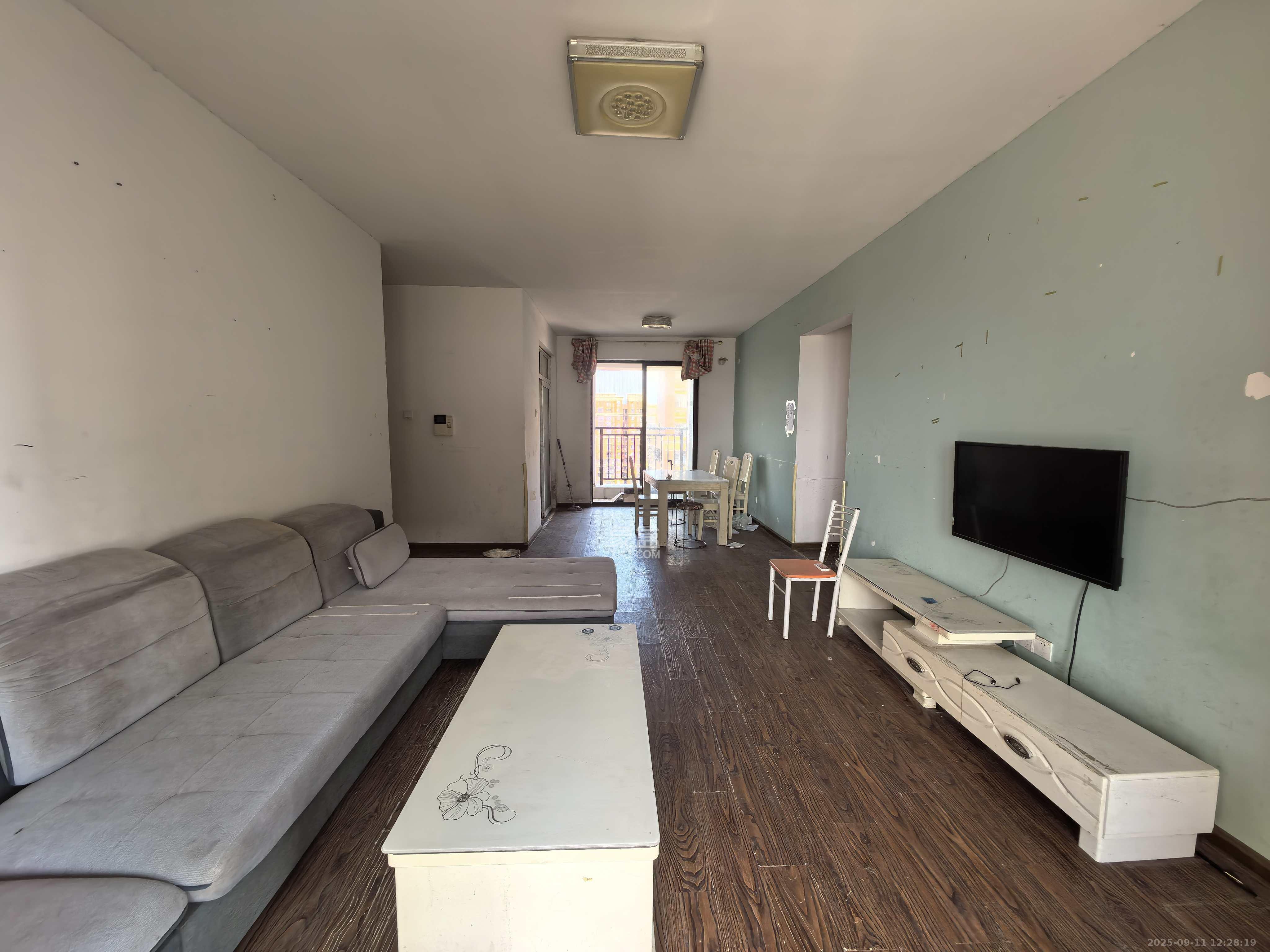 新城国际花都 3室2厅2卫 1600.0元/月 新城国际花都 3室2厅2卫 1600.0元/月室内图