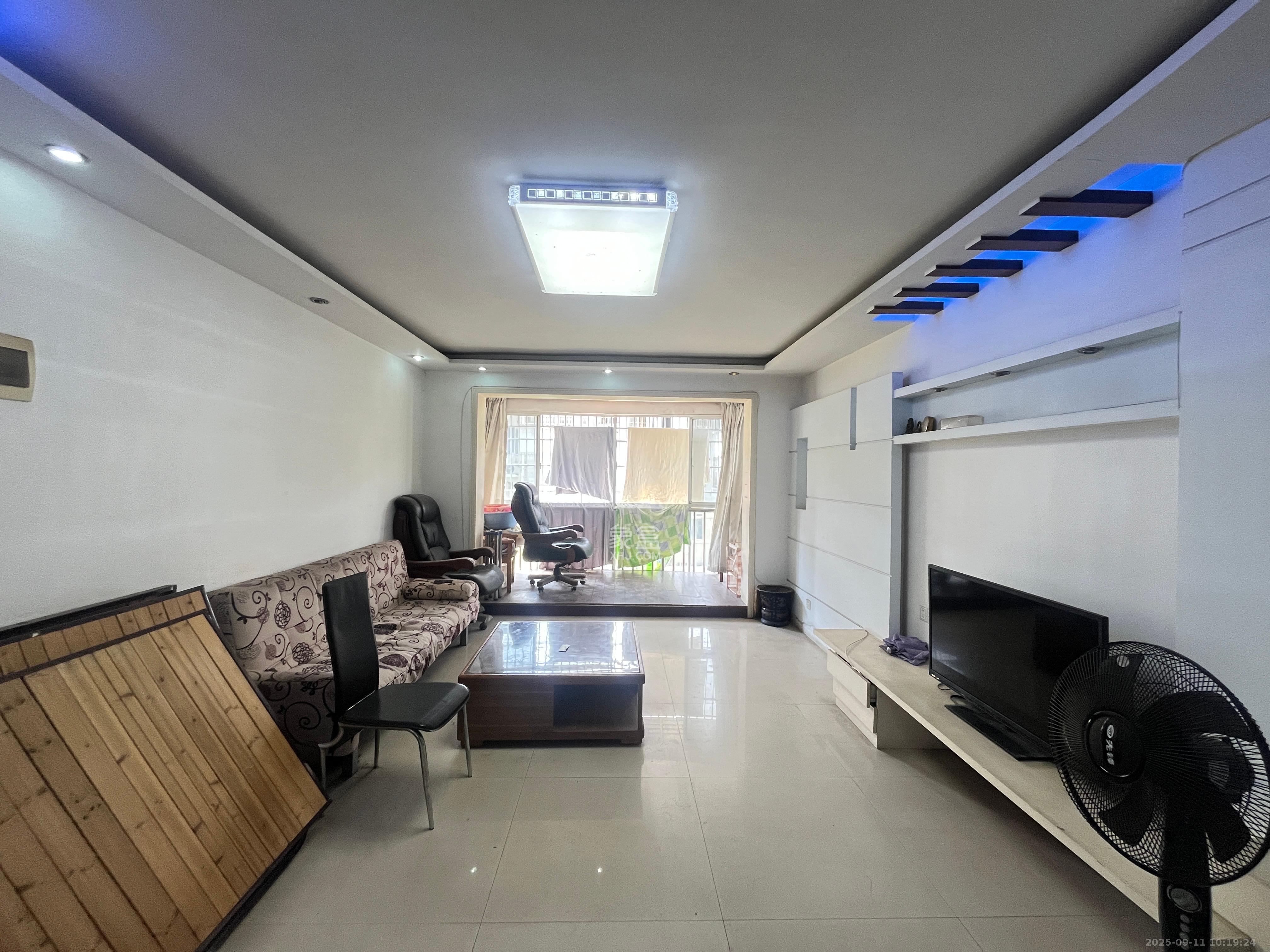 咸嘉新村西子园 3室2厅2卫 2500.0元/月 咸嘉新村西子园 3室2厅2卫 2500.0元/月室内图