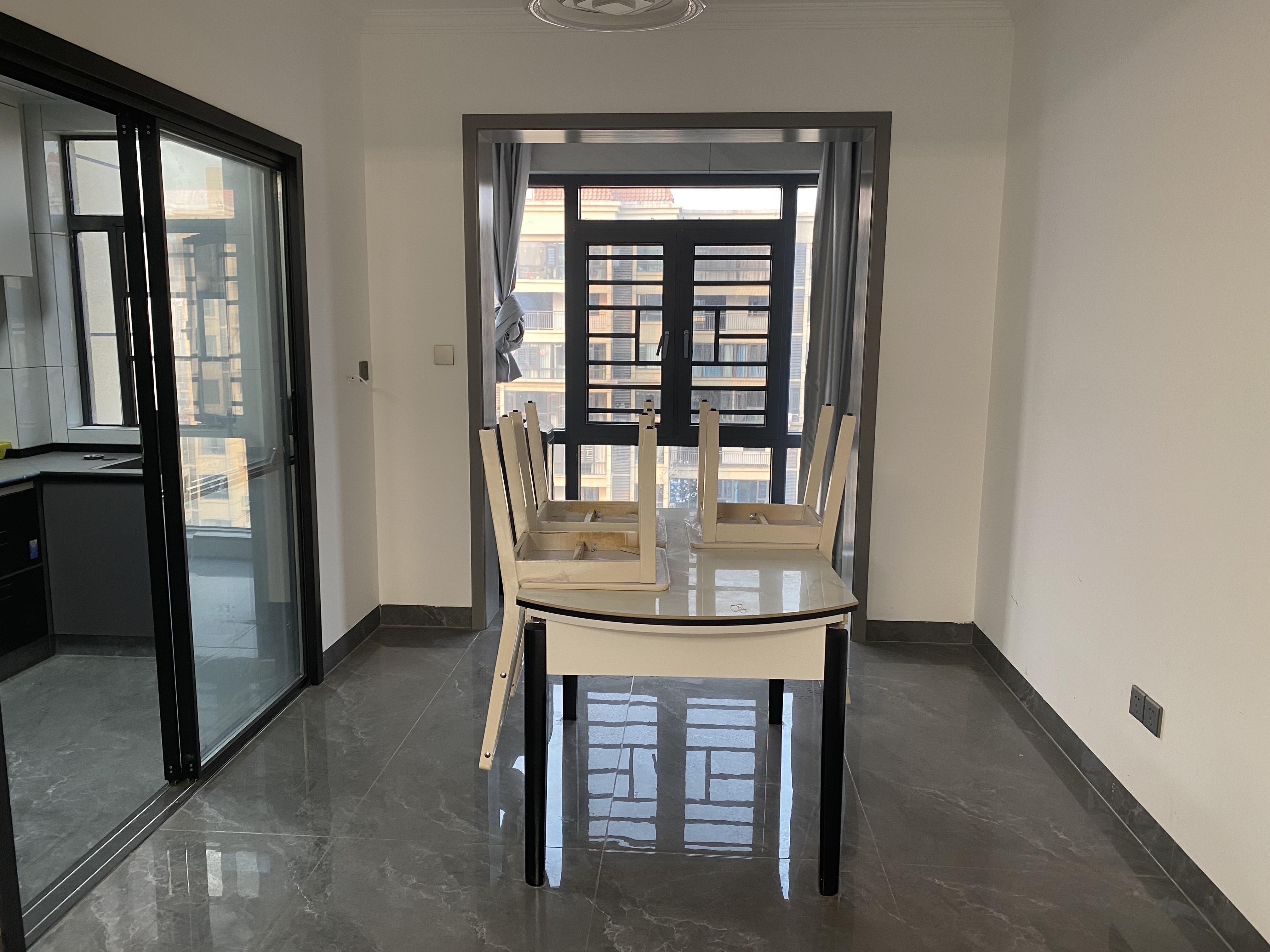 五江碧桂园城市广场  4室2厅2卫    2300.0元/月 五江碧桂园城市广场  4室2厅2卫    2300.0元/月室内图