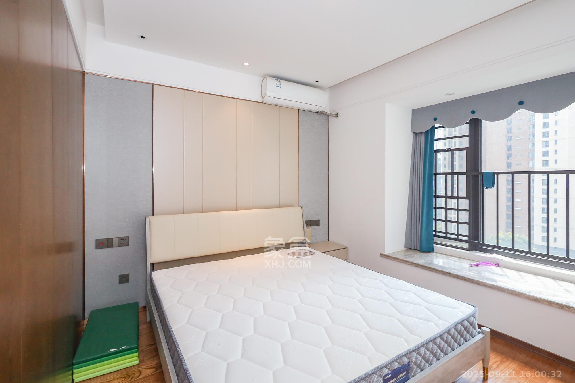 万科里金域滨江 4室2厅2卫 268.0万 万科里金域滨江 4室2厅2卫 268.0万卧室