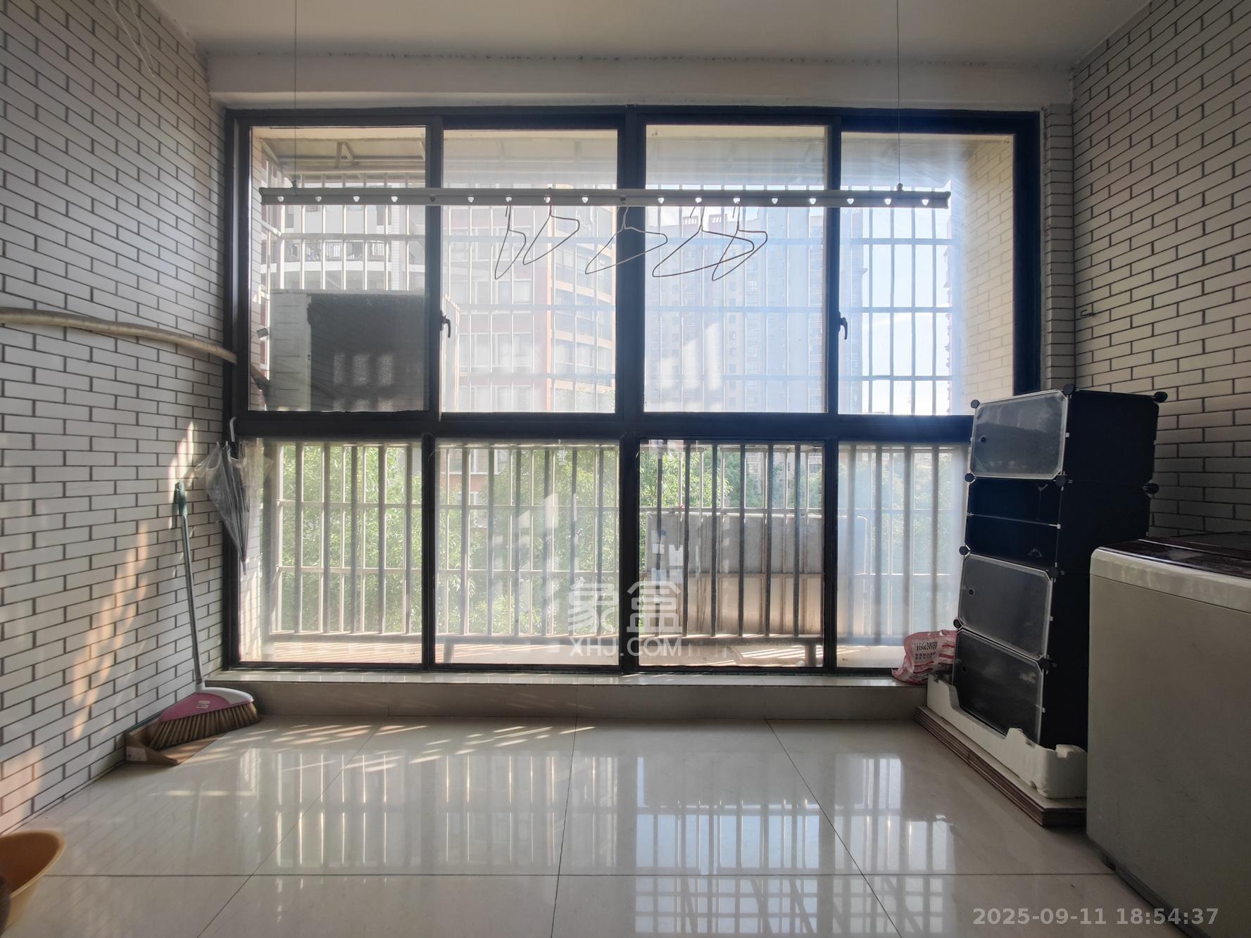 德庆水韵山城 2室2厅1卫 68.0万 德庆水韵山城 2室2厅1卫 68.0万阳台