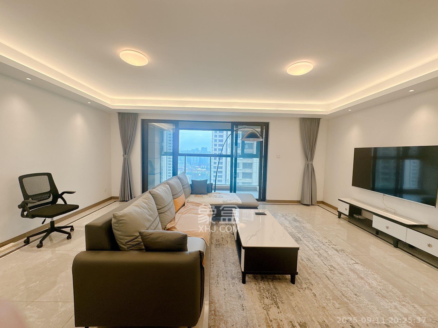 龙湖铂金中心（龙湖春江郦城）  3室2厅2卫    4500.0元/月室内图