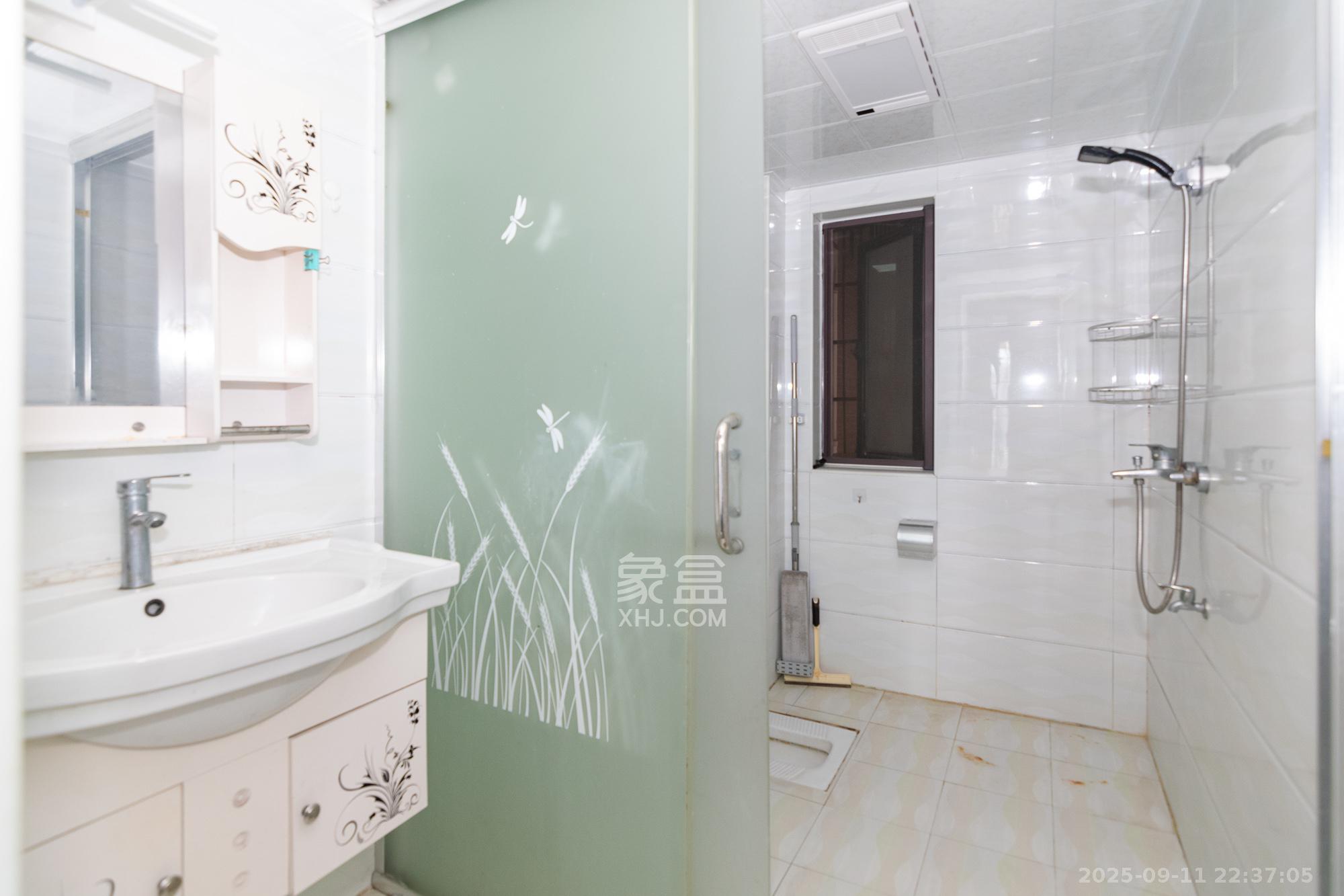 新城国际花都 2室2厅1卫 45.88万 新城国际花都 2室2厅1卫 45.88万卫生间