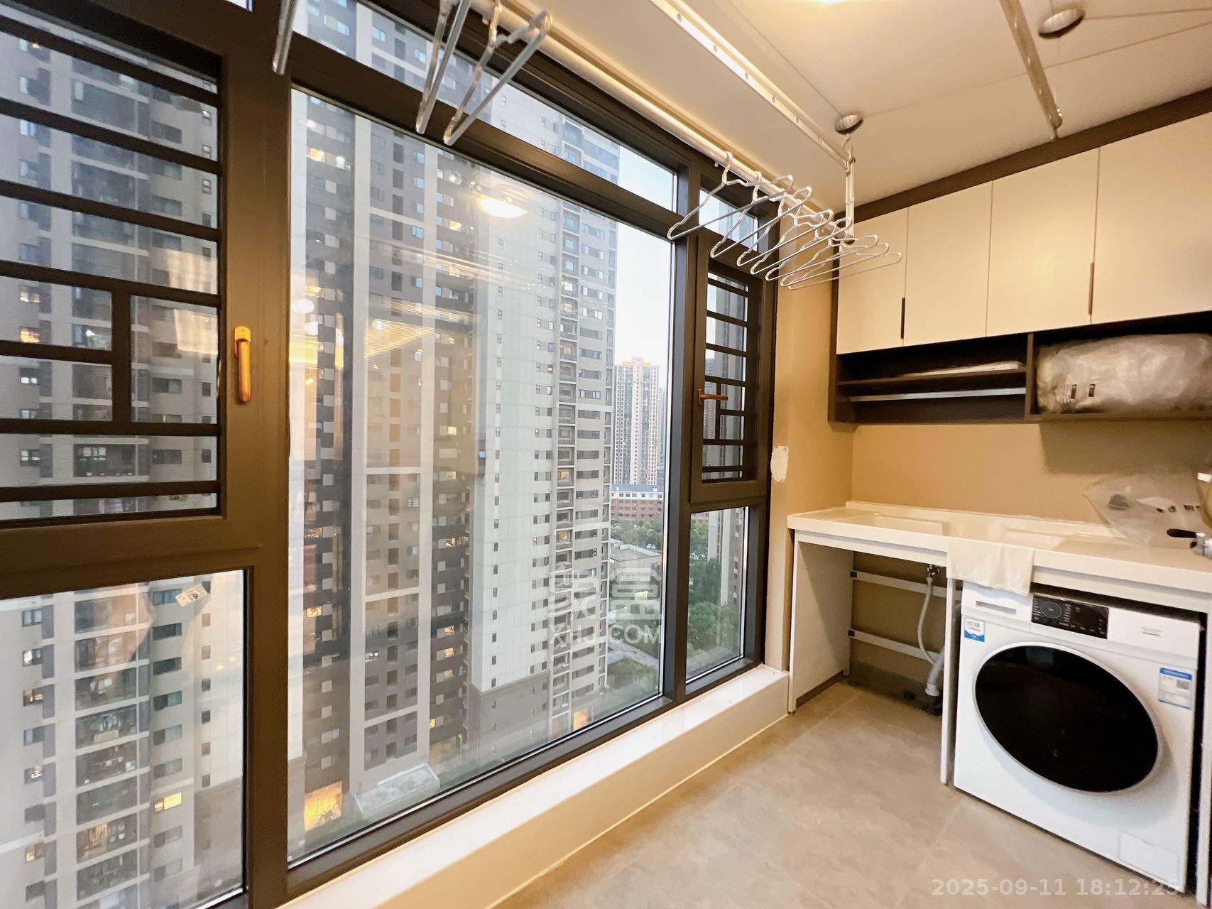 万科里金域国际 3室1厅2卫 5500.0元/月 万科里金域国际 3室1厅2卫 5500.0元/月室内图