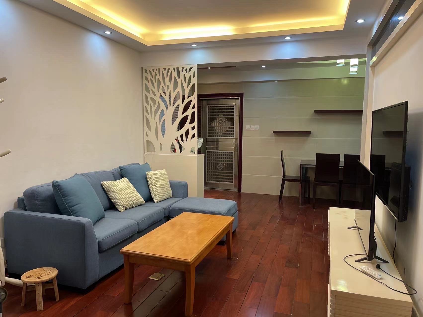 华宝雅苑 1室2厅1卫 2600.0元/月 华宝雅苑 1室2厅1卫 2600.0元/月室内图