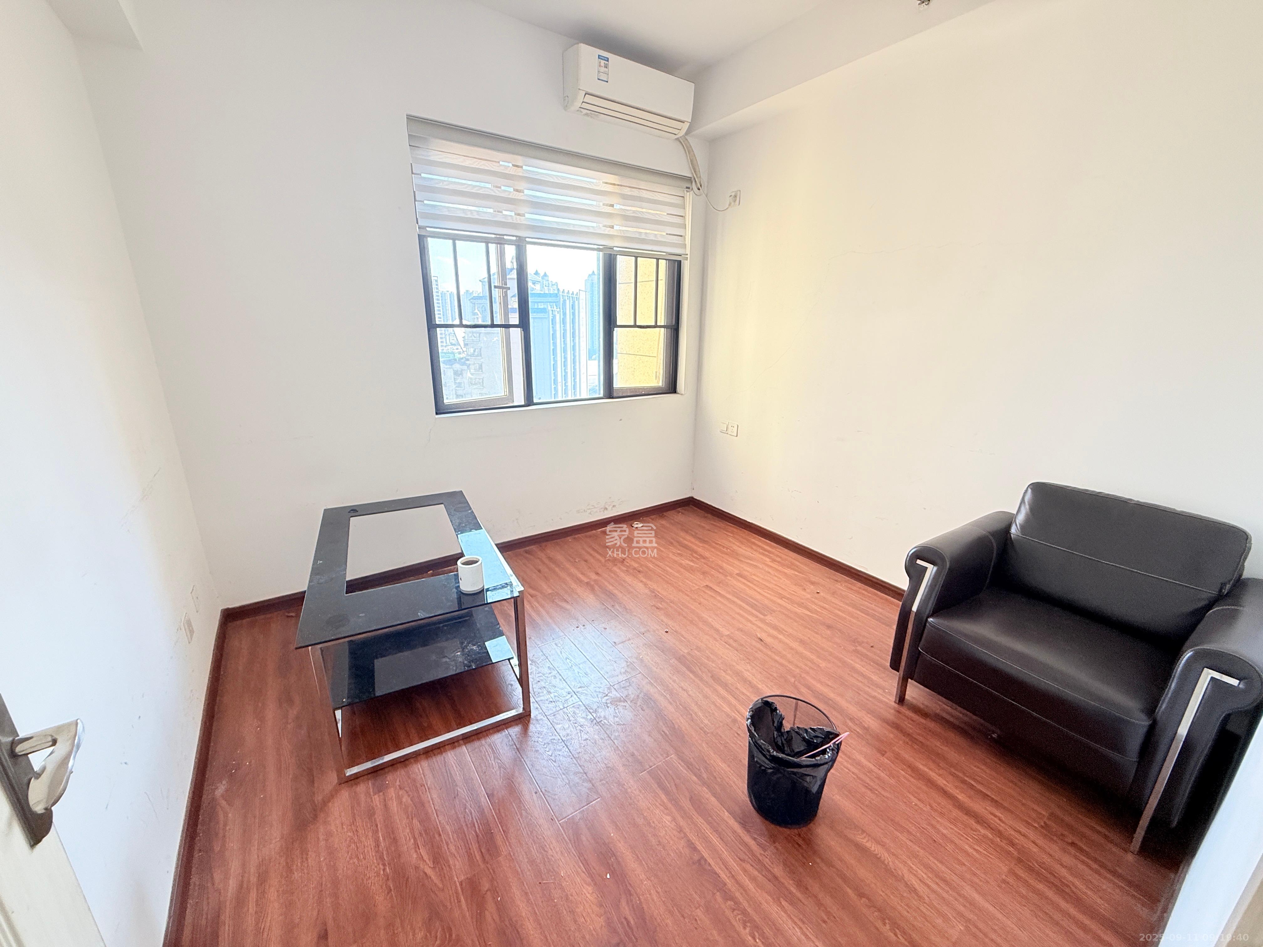 半山公馆（半山国际中心）  2室2厅1卫    2300.0元/月室内图