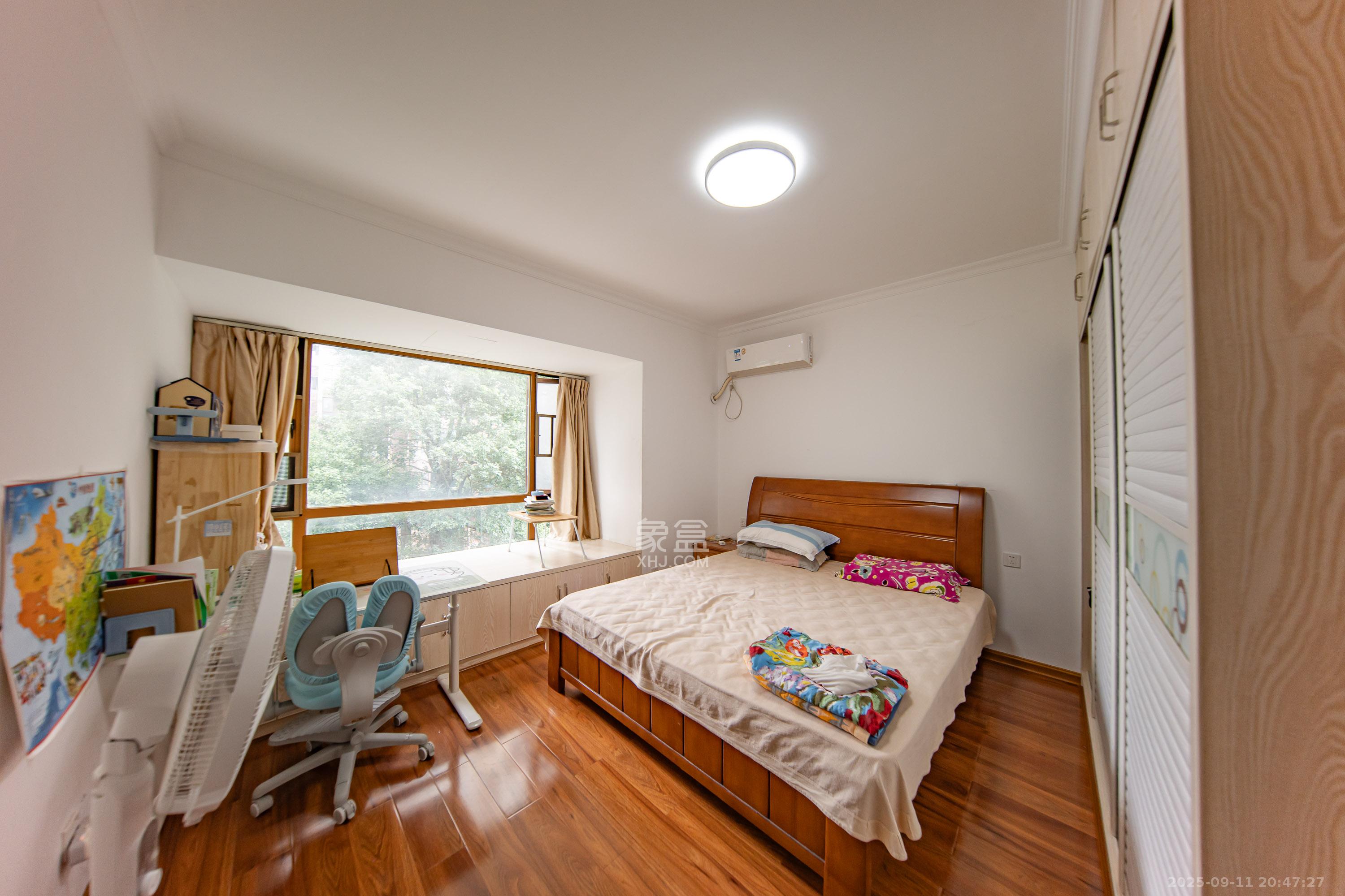 锑都家园  3室2厅2卫    67.0万卧室