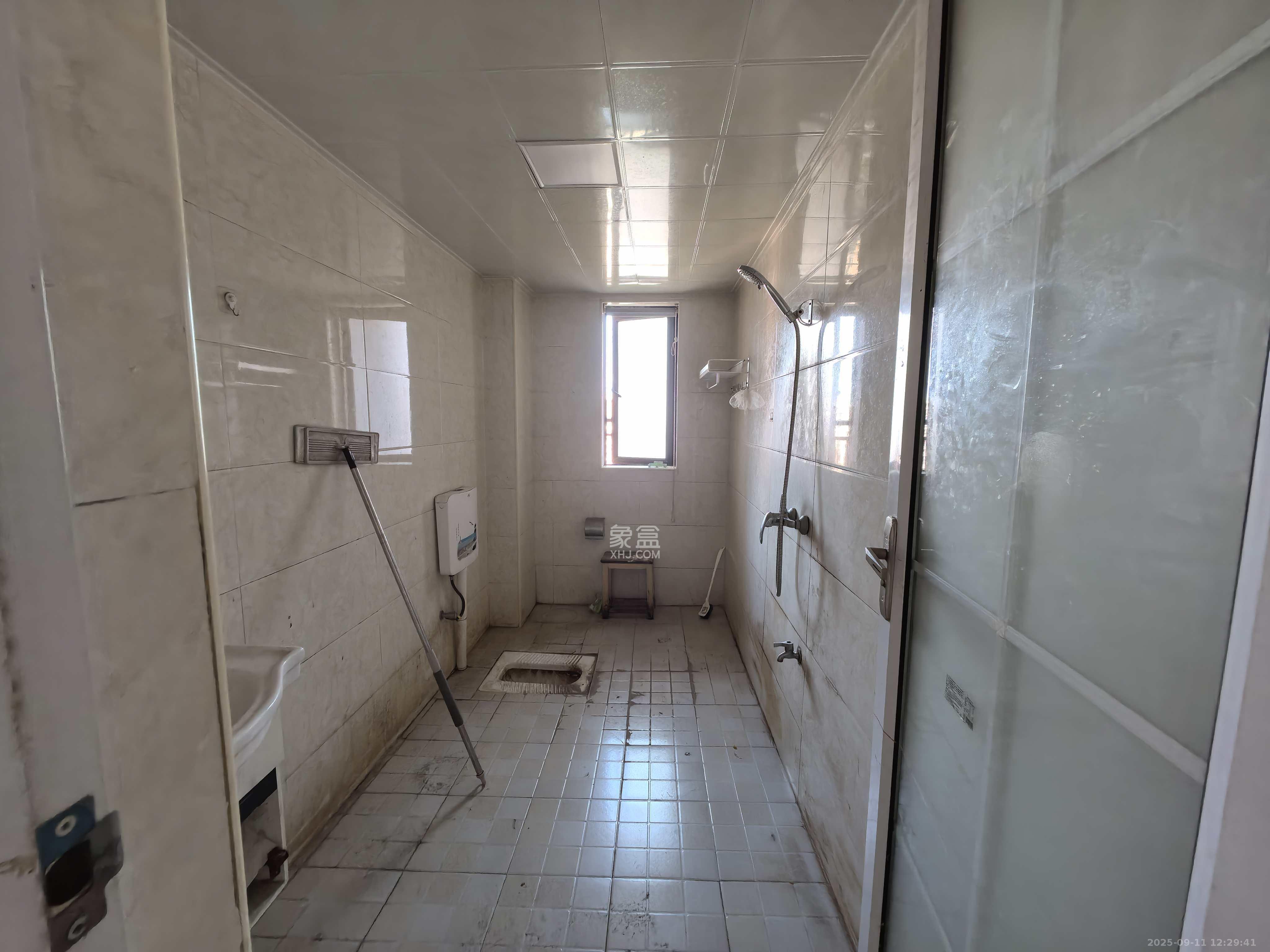 新城国际花都 3室2厅2卫 1600.0元/月 新城国际花都 3室2厅2卫 1600.0元/月室内图