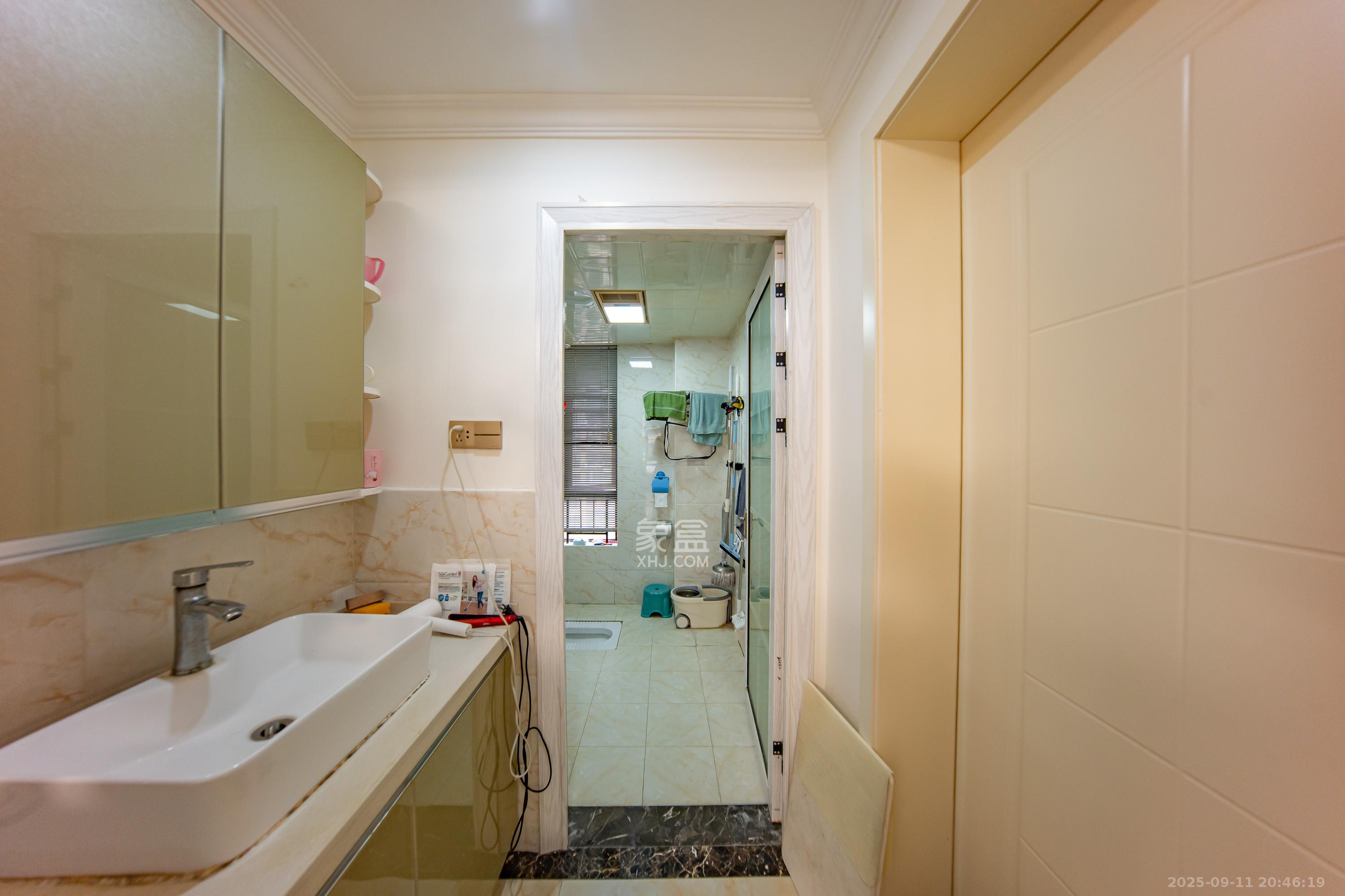 华润橡树湾 3室2厅2卫 85.0万 华润橡树湾 3室2厅2卫 85.0万卫生间