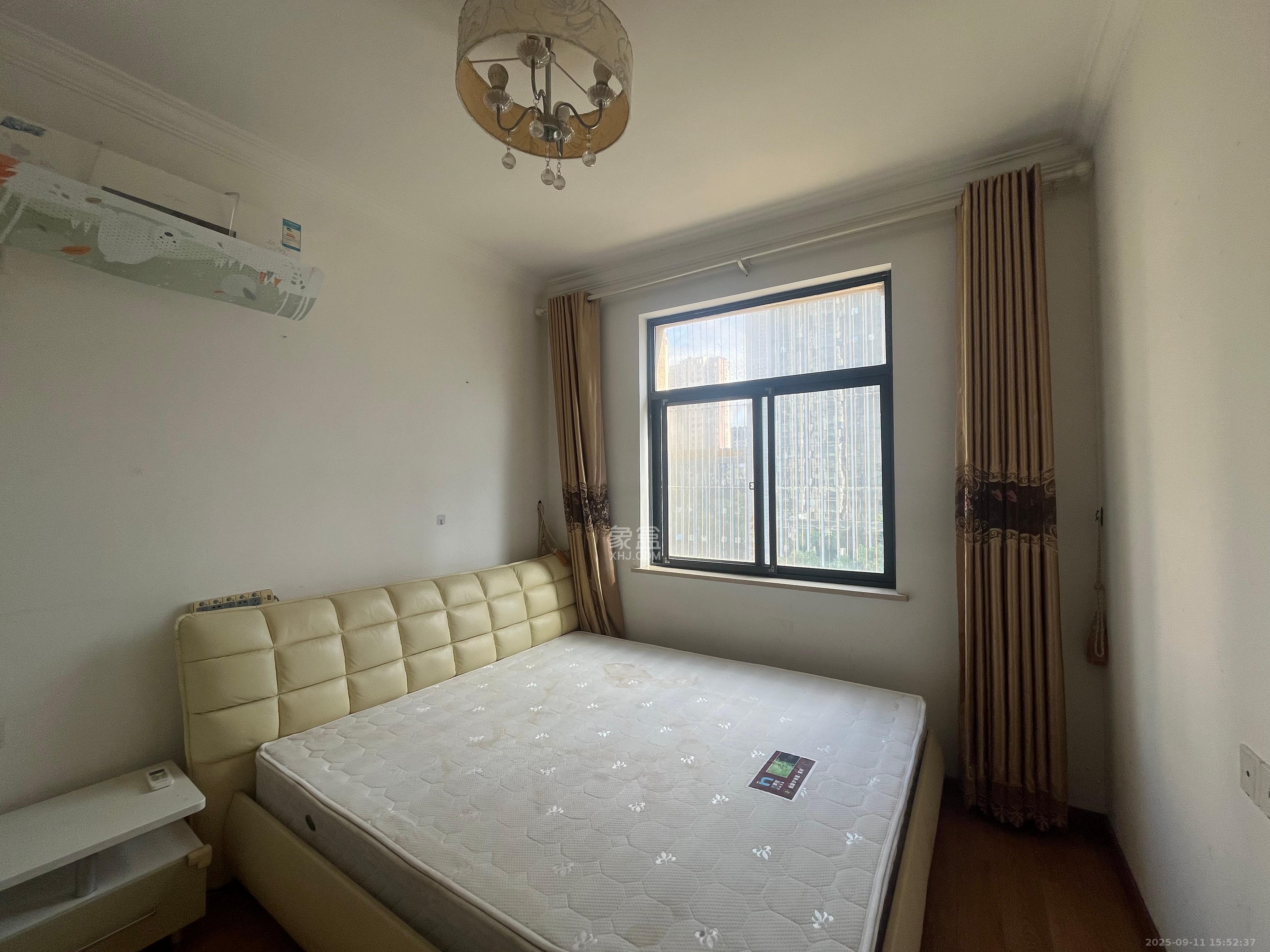 青园 3室2厅1卫 2400.0元/月 青园 3室2厅1卫 2400.0元/月室内图