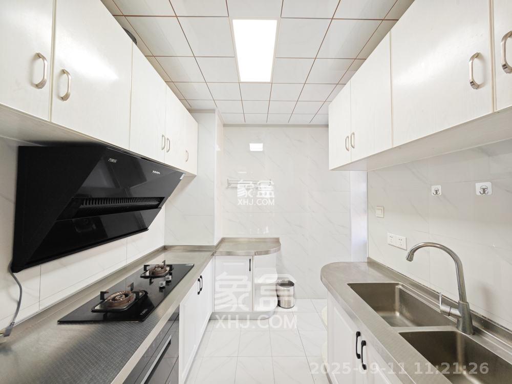 长房半岛蓝湾(观山月) 3室2厅1卫 2350.0元/月 长房半岛蓝湾(观山月) 3室2厅1卫 2350.0元/月室内图