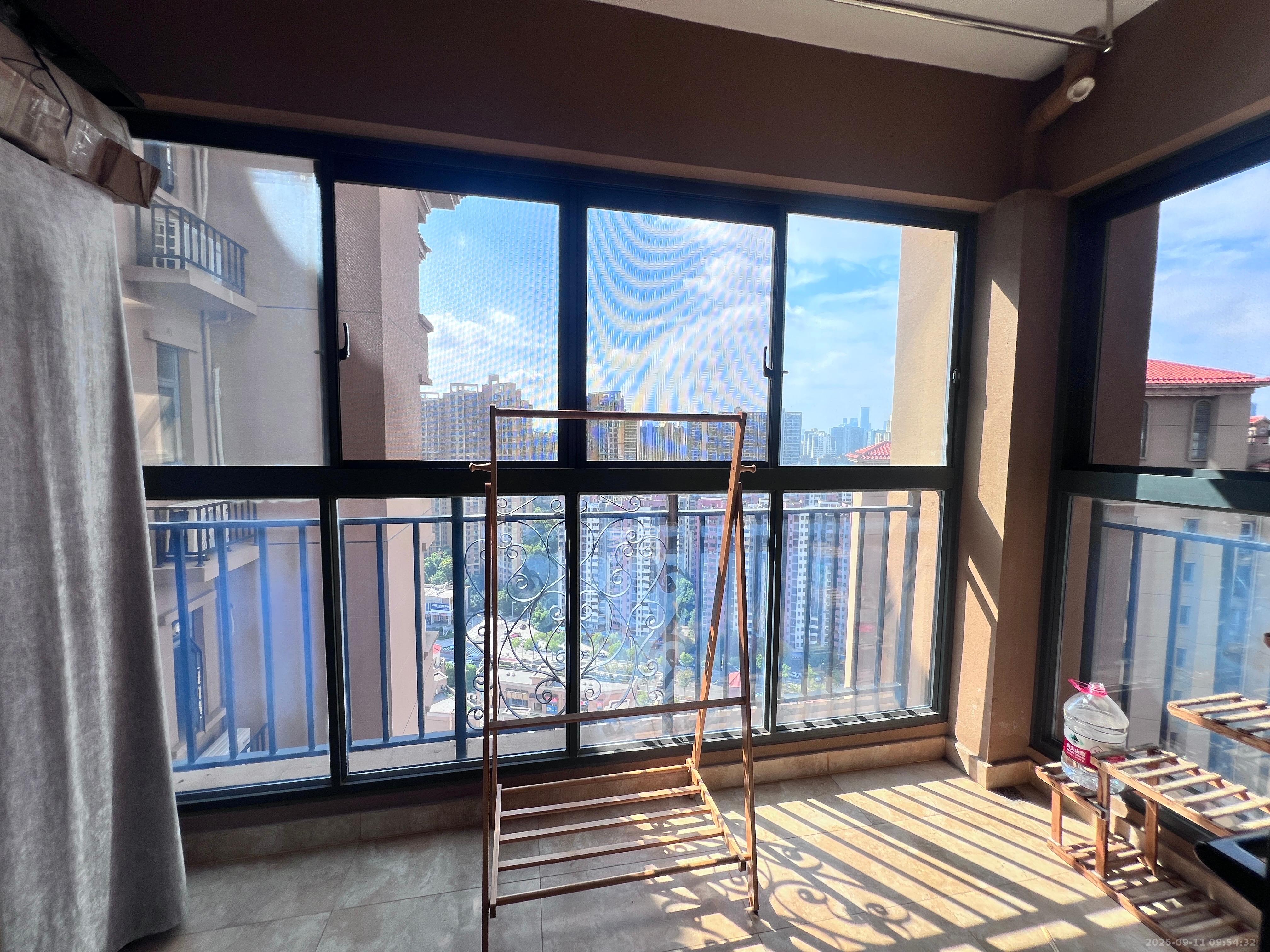 珠江郦城公园1号  3室2厅2卫    2900.0元/月室内图