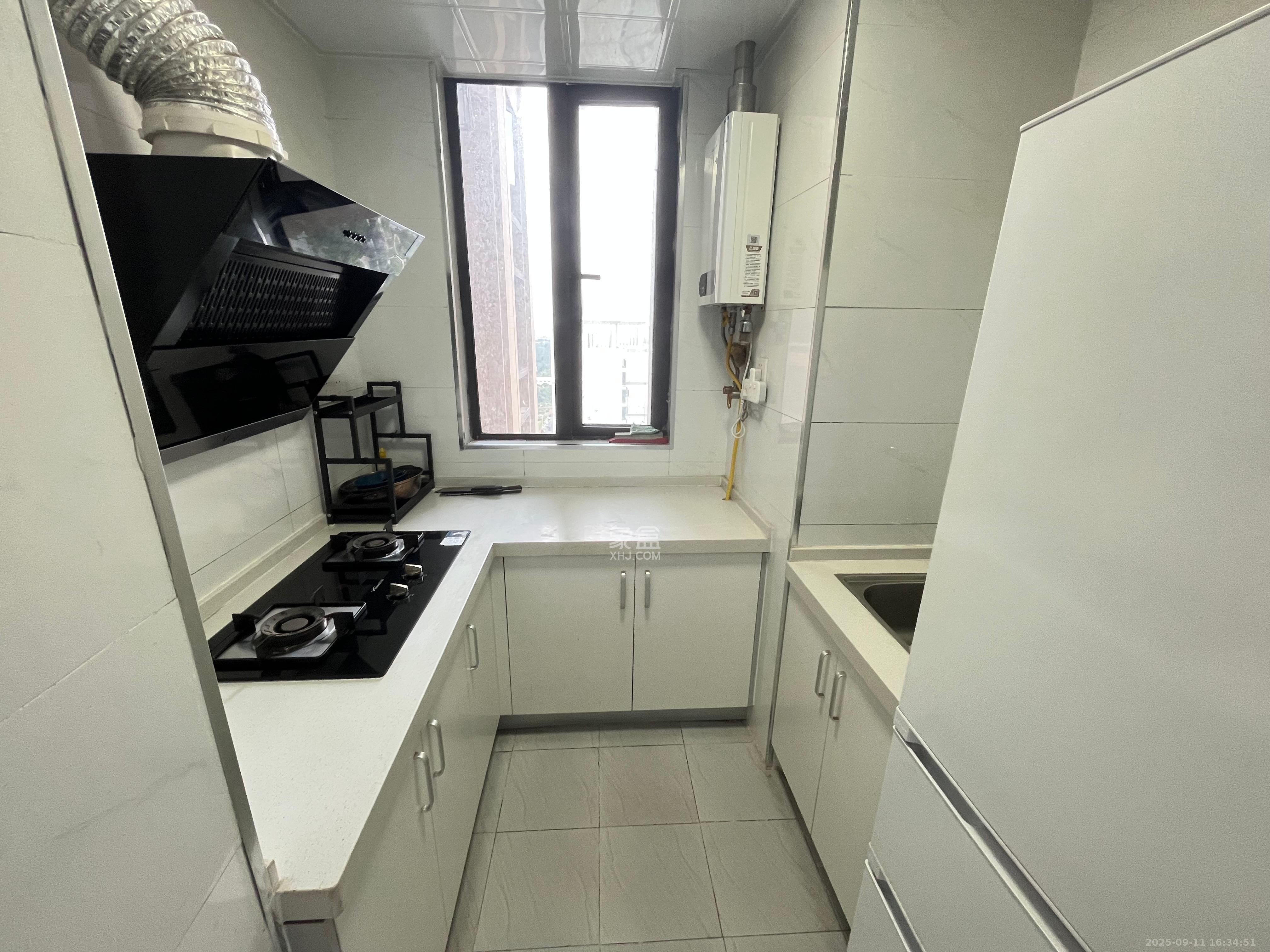 鸿邦国际城 3室2厅1卫 1700.0元/月 鸿邦国际城 3室2厅1卫 1700.0元/月室内图