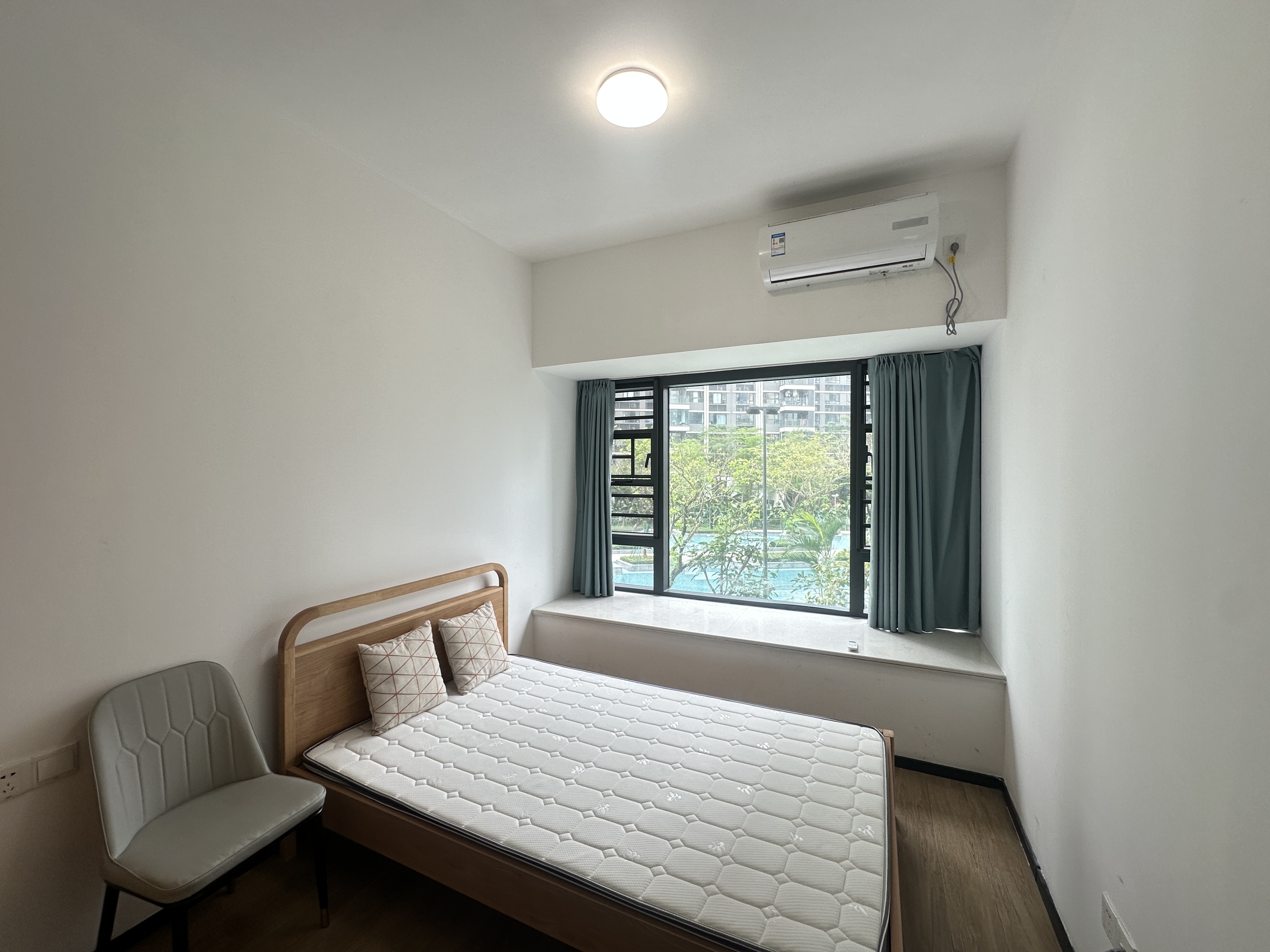 中海汇德里  4室2厅2卫    380.0万 中海汇德里  4室2厅2卫    380.0万客厅