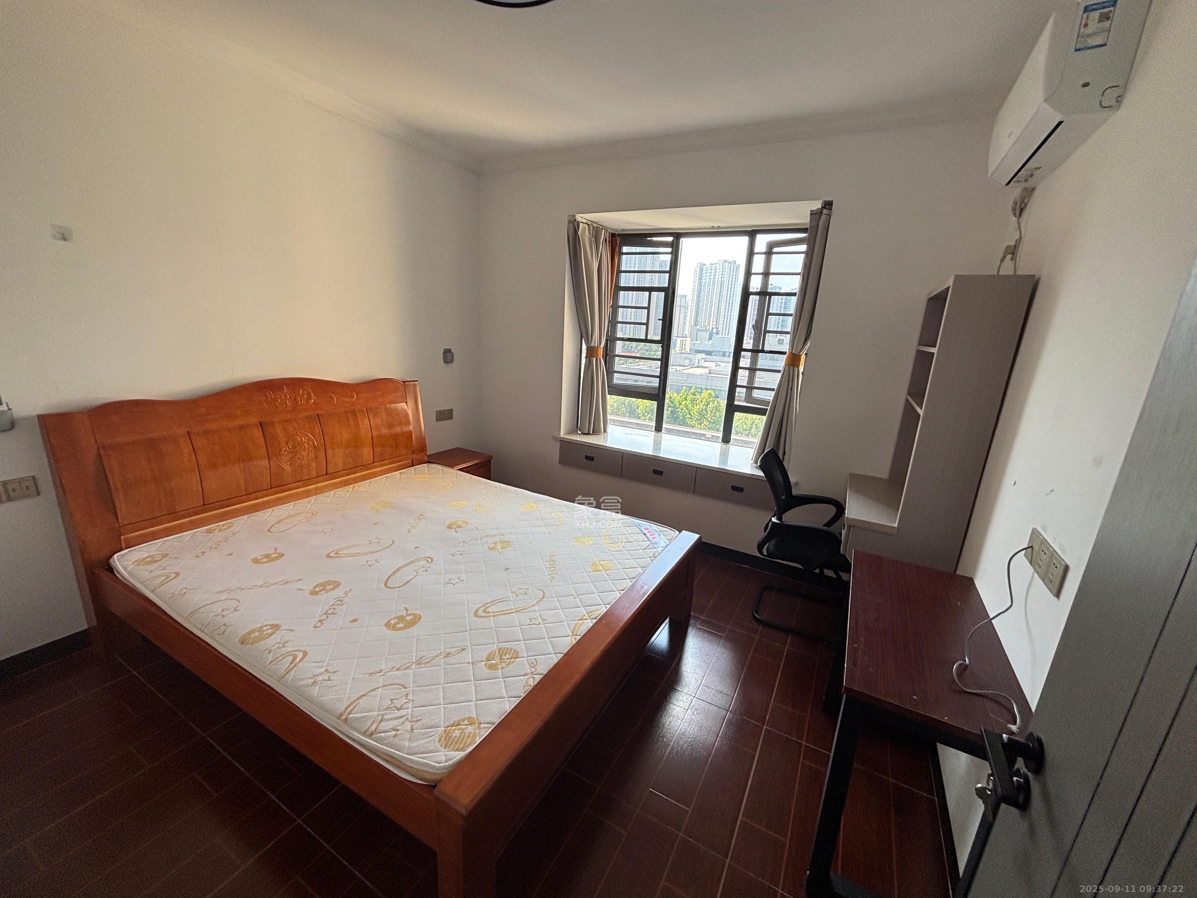 金南家园三期  3室2厅1卫    2400.0元/月室内图