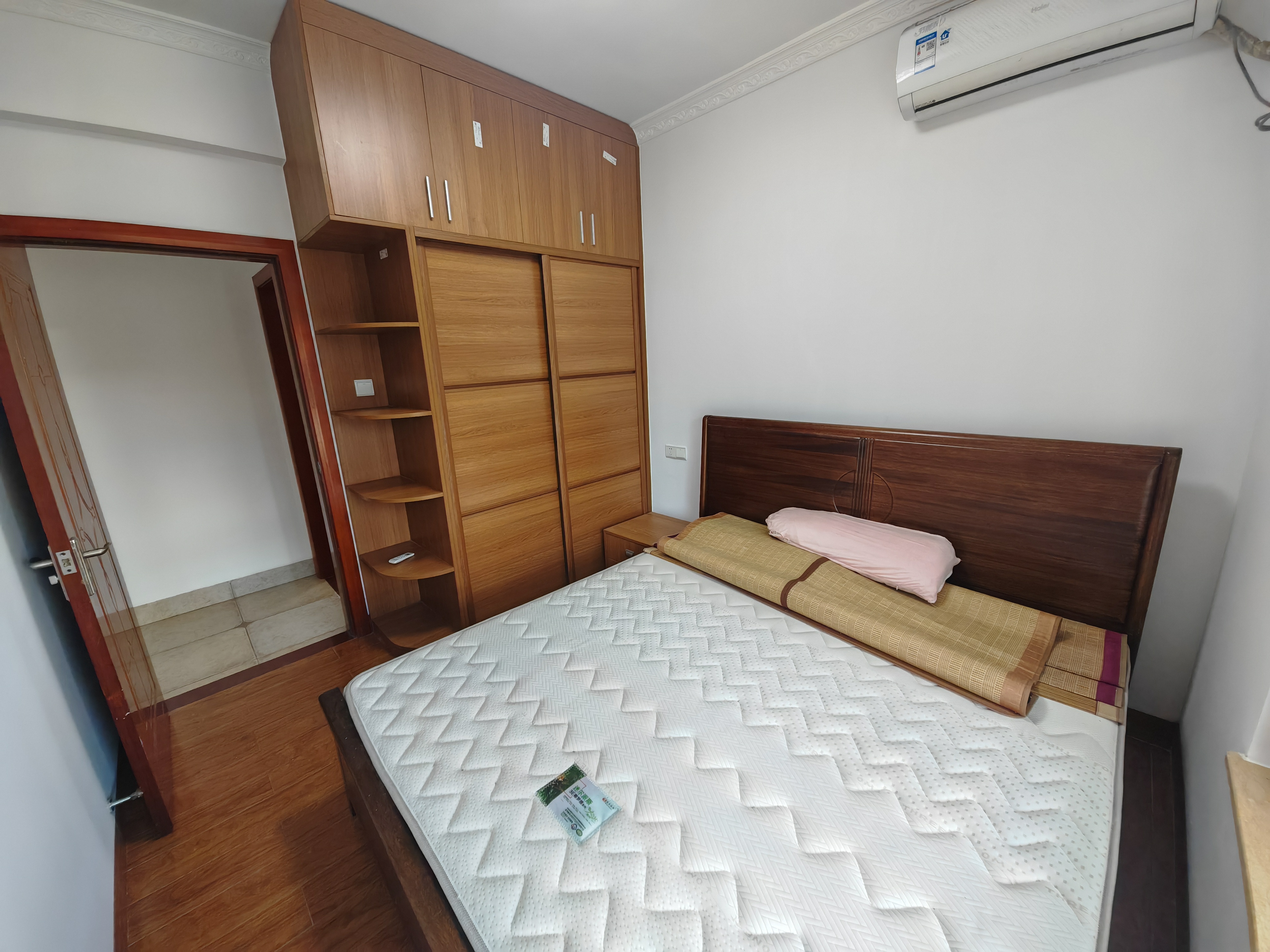 惠丰.碧水江畔  3室2厅2卫   2300.00元/月室内图