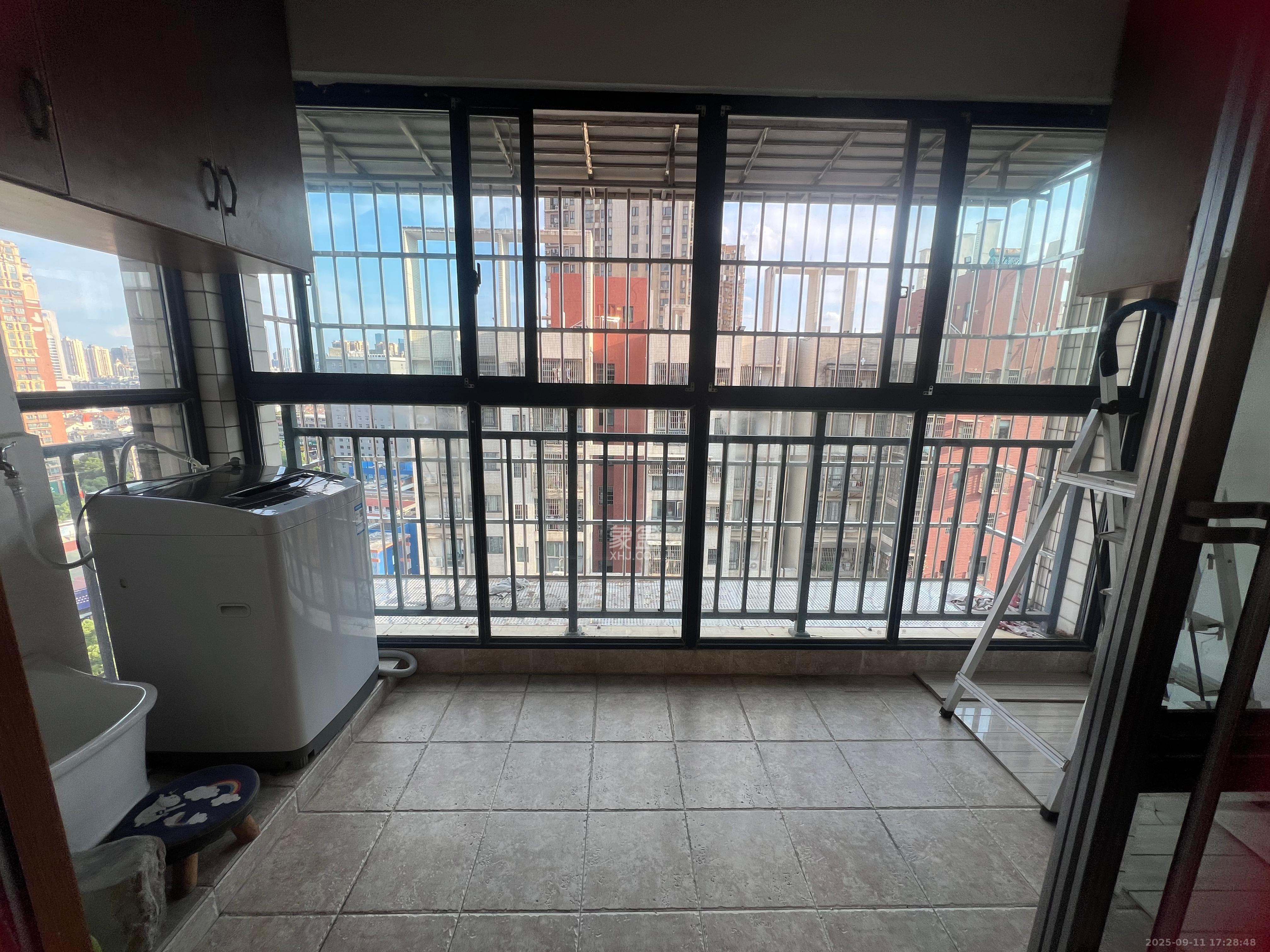 运通尊苑  3室2厅2卫    2300.0元/月 运通尊苑  3室2厅2卫    2300.0元/月室内图