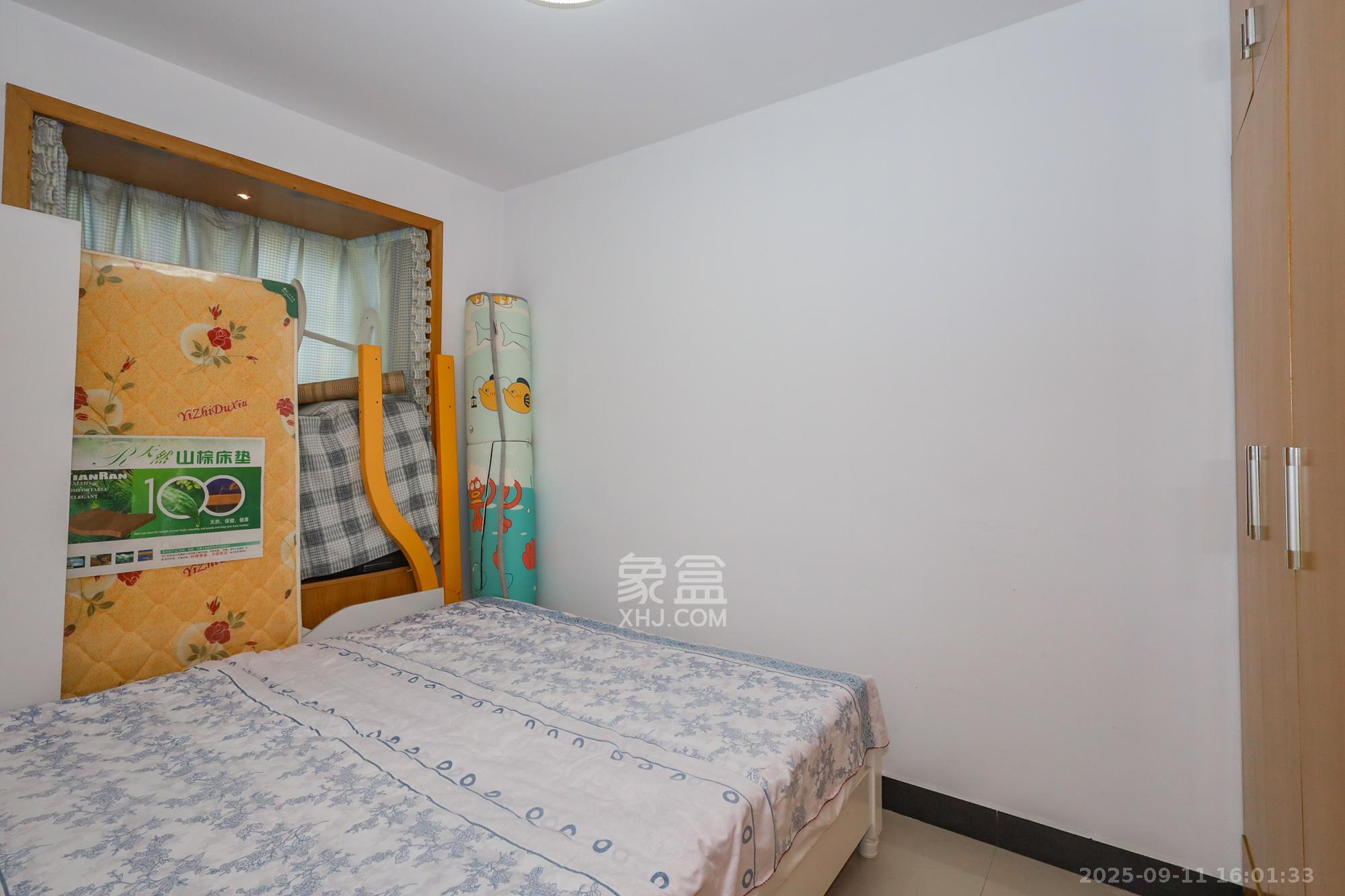 德润园 3室2厅1卫 80.0万 德润园 3室2厅1卫 80.0万卧室