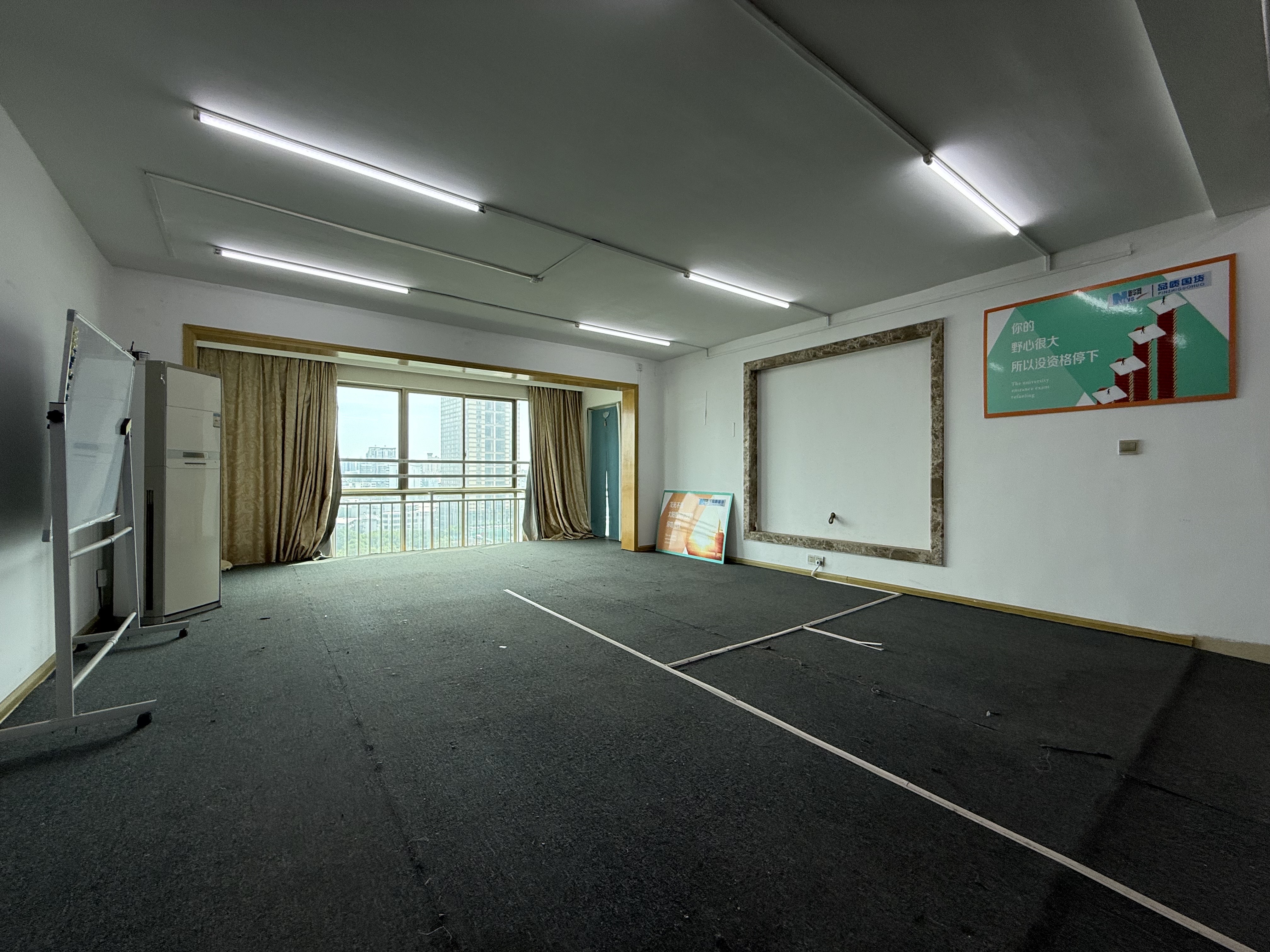 华亿明珠 4室2厅2卫 3200.00元/月 华亿明珠 4室2厅2卫 3200.00元/月室内图