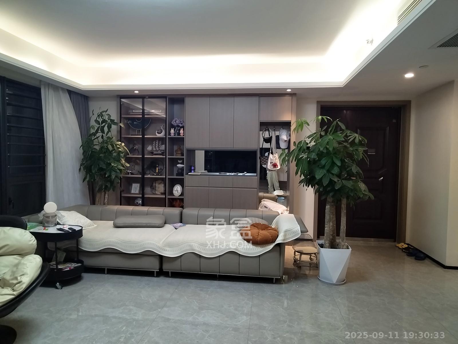 长房星城天地 4室2厅2卫 7500.0元/月 长房星城天地 4室2厅2卫 7500.0元/月室内图