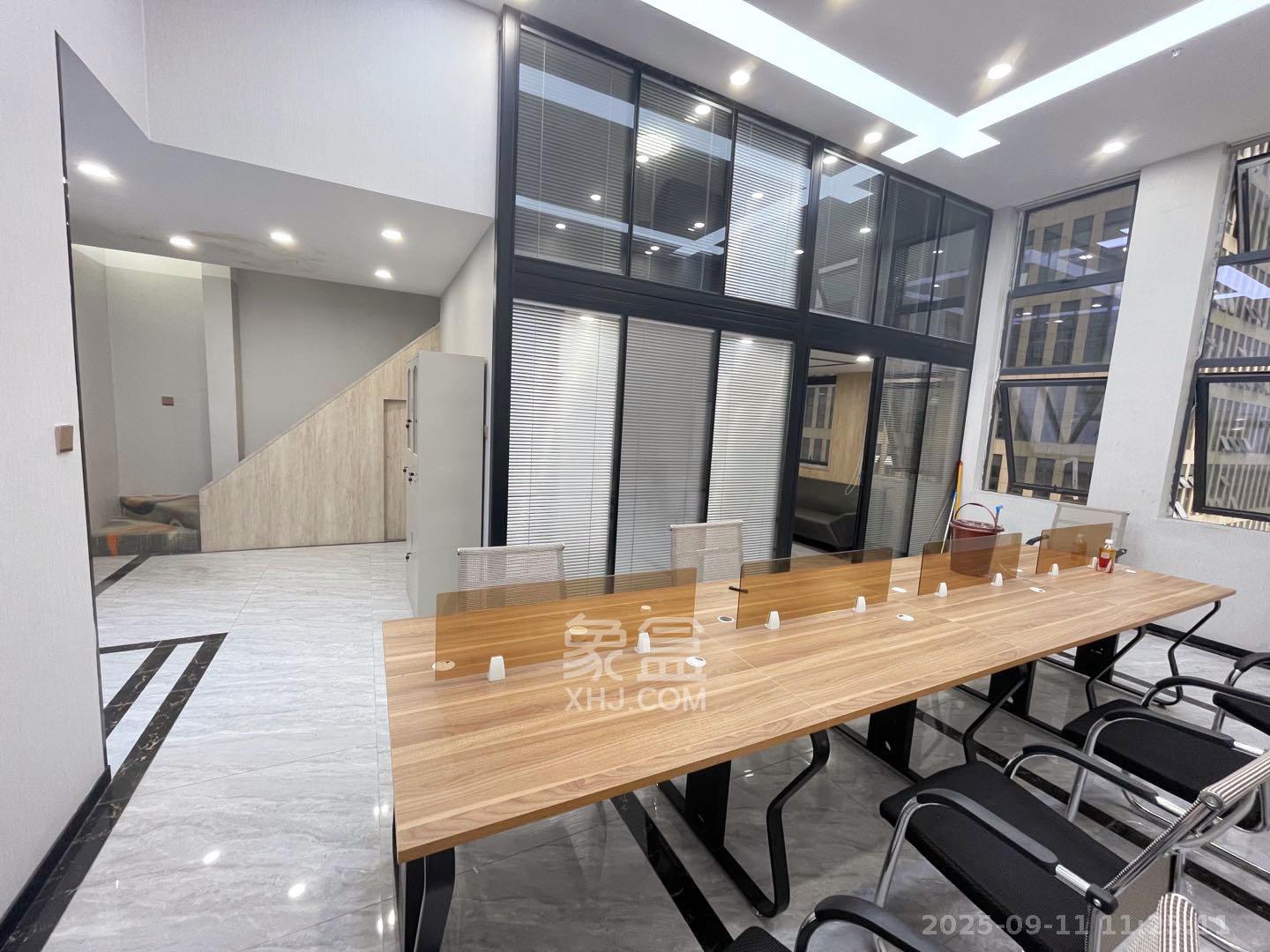 华润置地广场二期  1室1厅1卫    3500.0元/月室内图