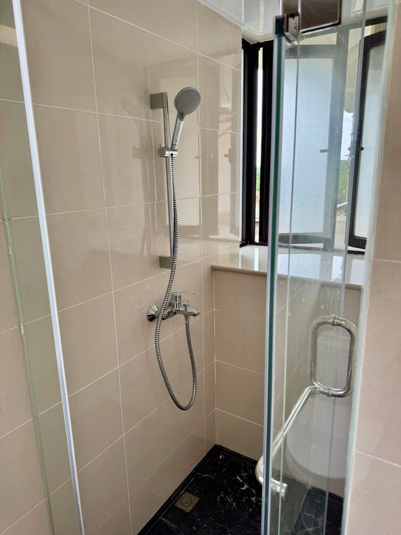 雅居乐江东紫航一号 3室2厅2卫 1500.0元/月 雅居乐江东紫航一号 3室2厅2卫 1500.0元/月室内图