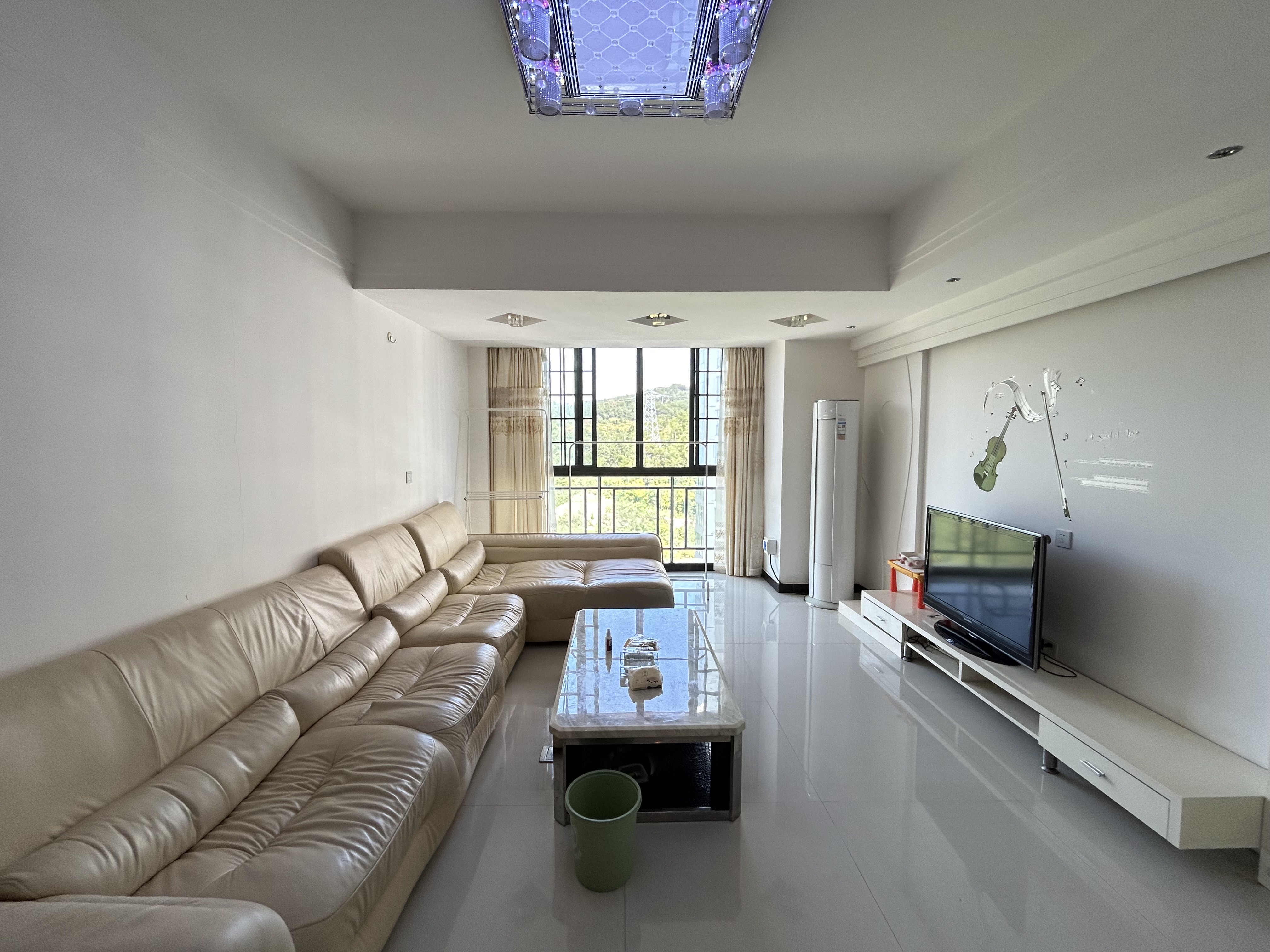 逸臣桃源 2室2厅1卫 1300.0元/月 逸臣桃源 2室2厅1卫 1300.0元/月室内图