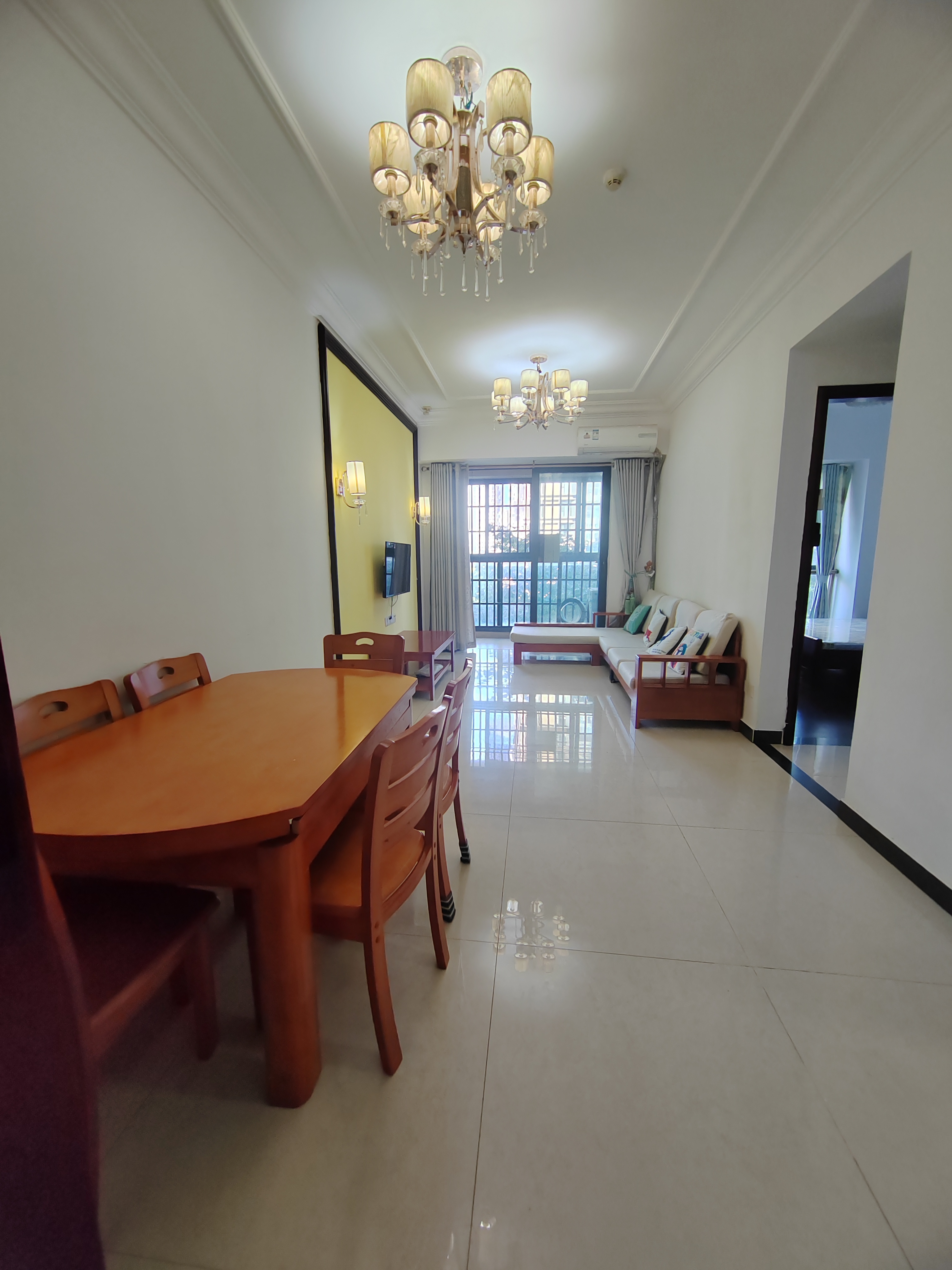 恒大美丽沙天寰湾 2室1厅1卫 128.0万 恒大美丽沙天寰湾 2室1厅1卫 128.0万客厅