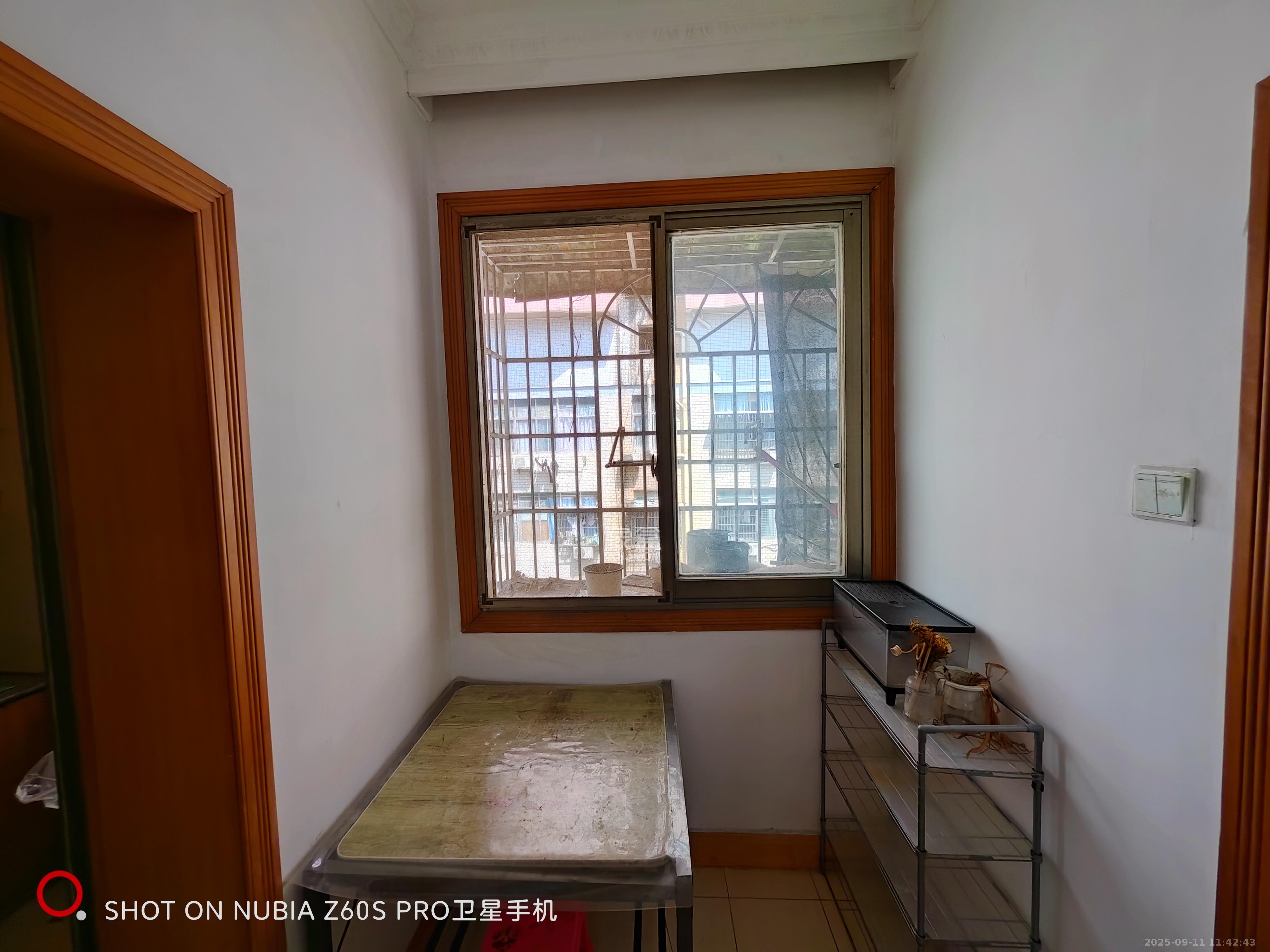 老建行宿舍（黄泥坑附218号）  2室1厅1卫    1500.0元/月室内图