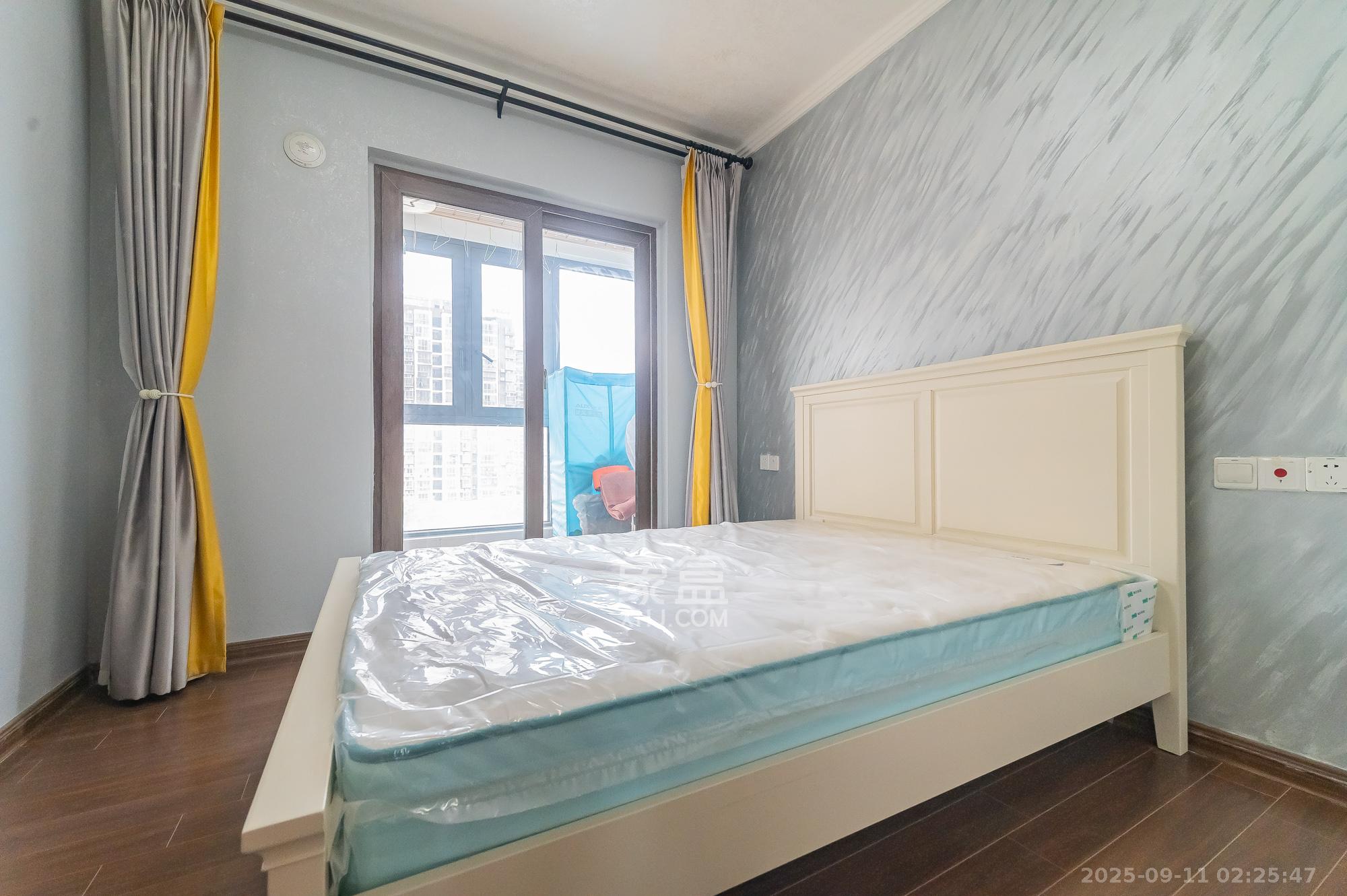 碧桂园中央花园  4室2厅2卫    119.8万卧室