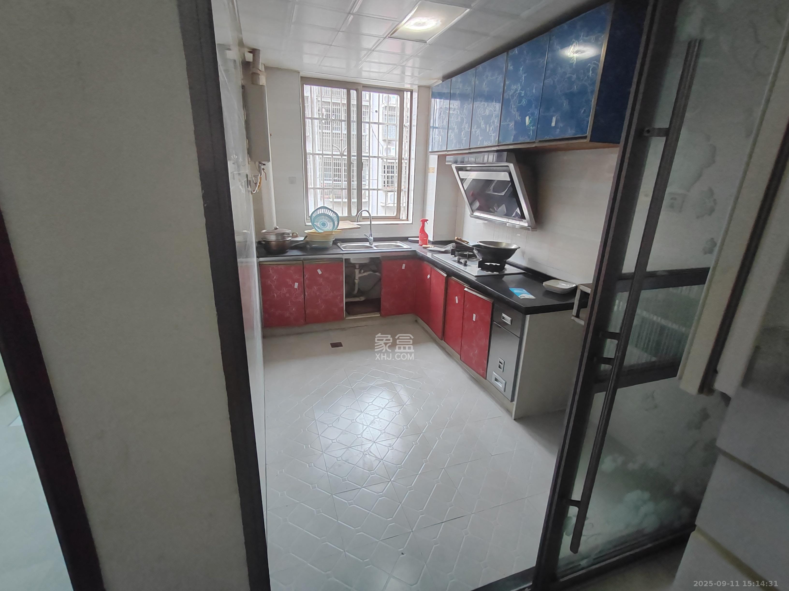 骑龙安置小区 3室1厅1卫 2000.00元/月 骑龙安置小区 3室1厅1卫 2000.00元/月室内图