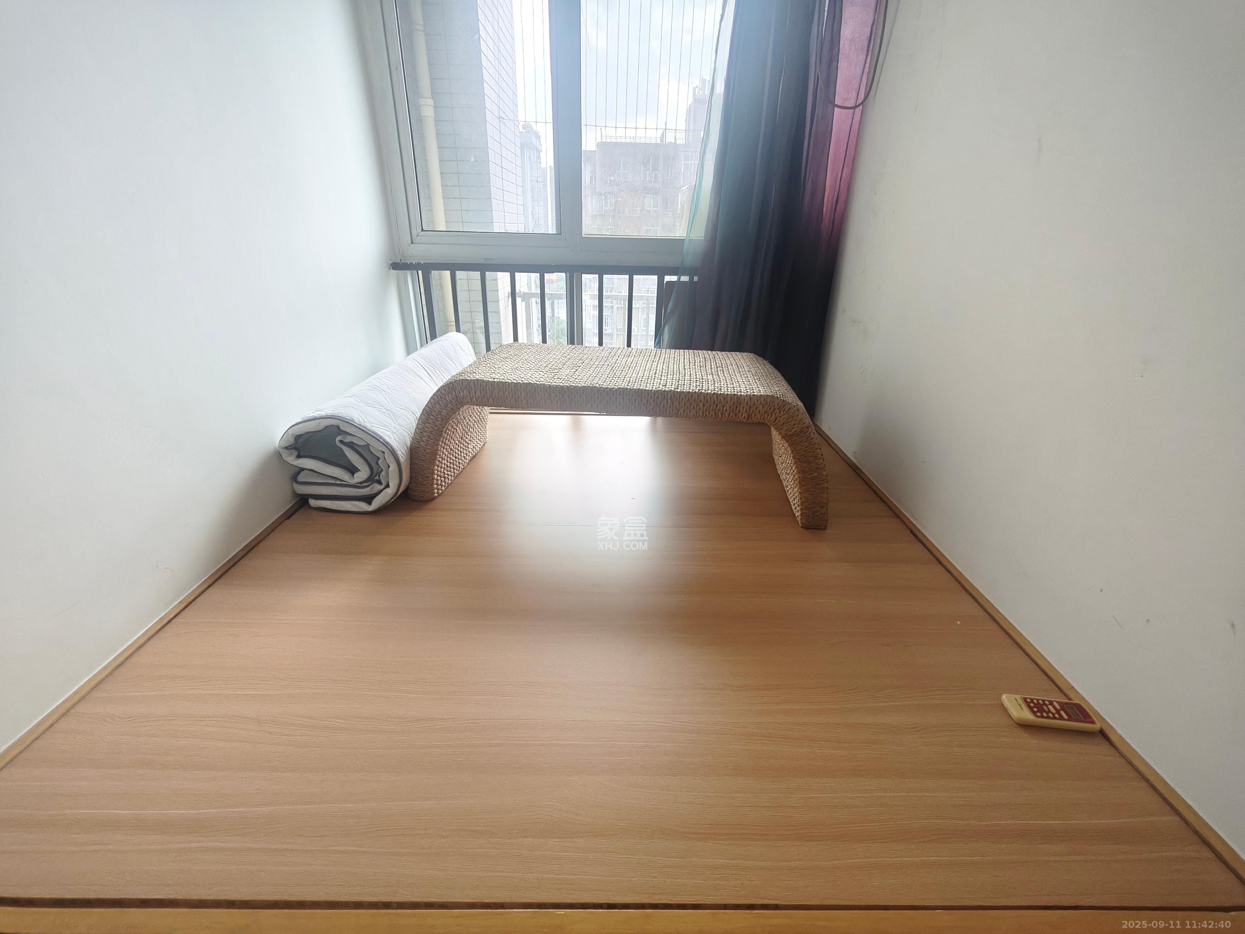 月湖兰庭  1室1厅1卫    1800.0元/月 月湖兰庭  1室1厅1卫    1800.0元/月室内图